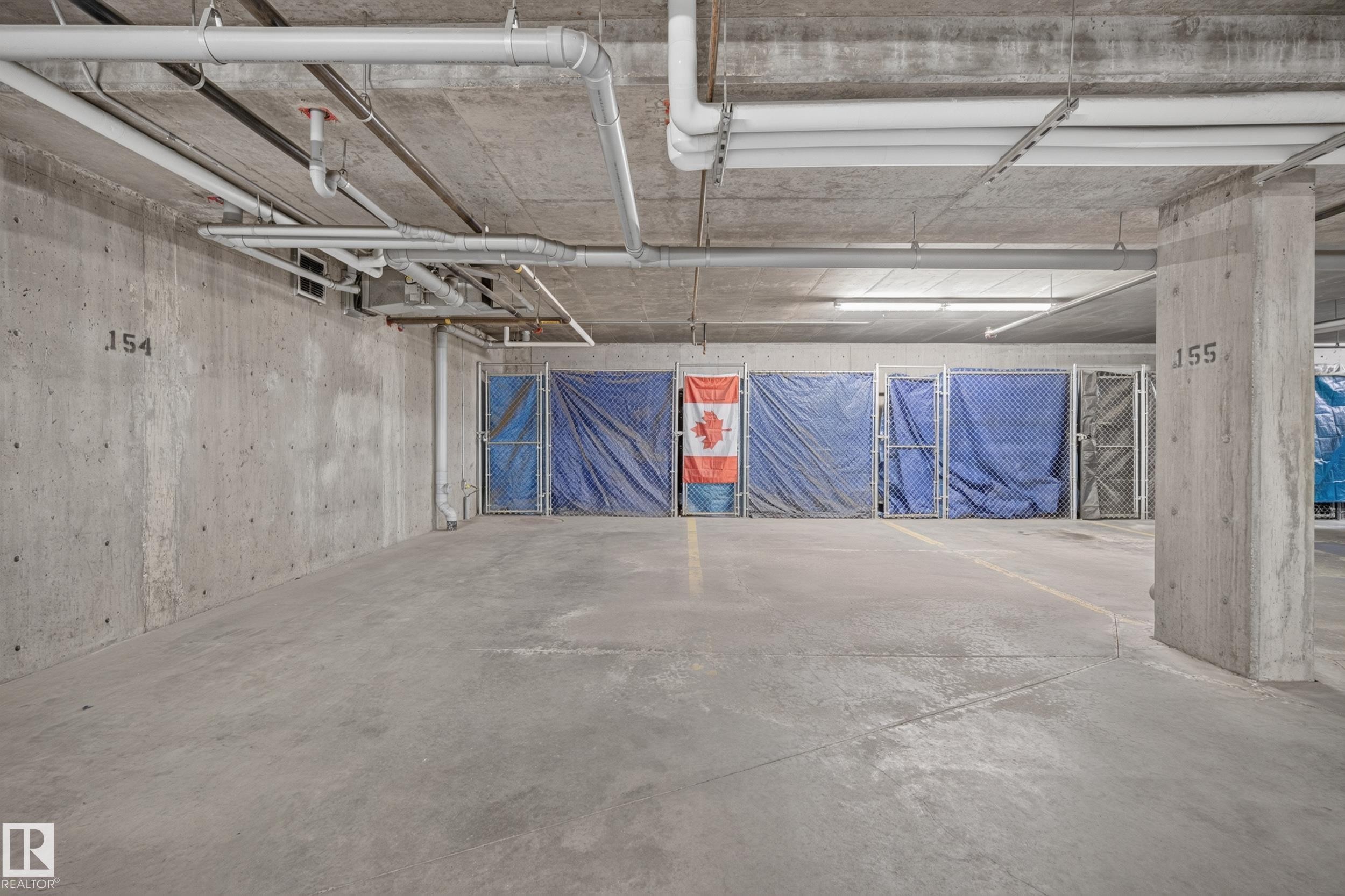 #465 11517 Ellerslie Rd Sw, Edmonton, AB - Indoor Photo Showing Garage