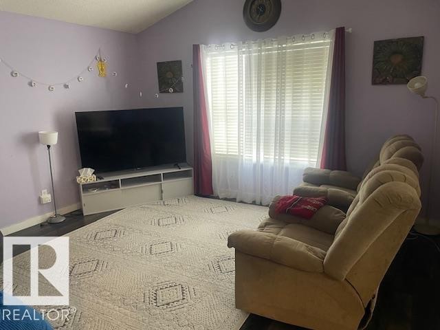16256 132 Street Nw, Edmonton, AB - Indoor Photo Showing Living Room
