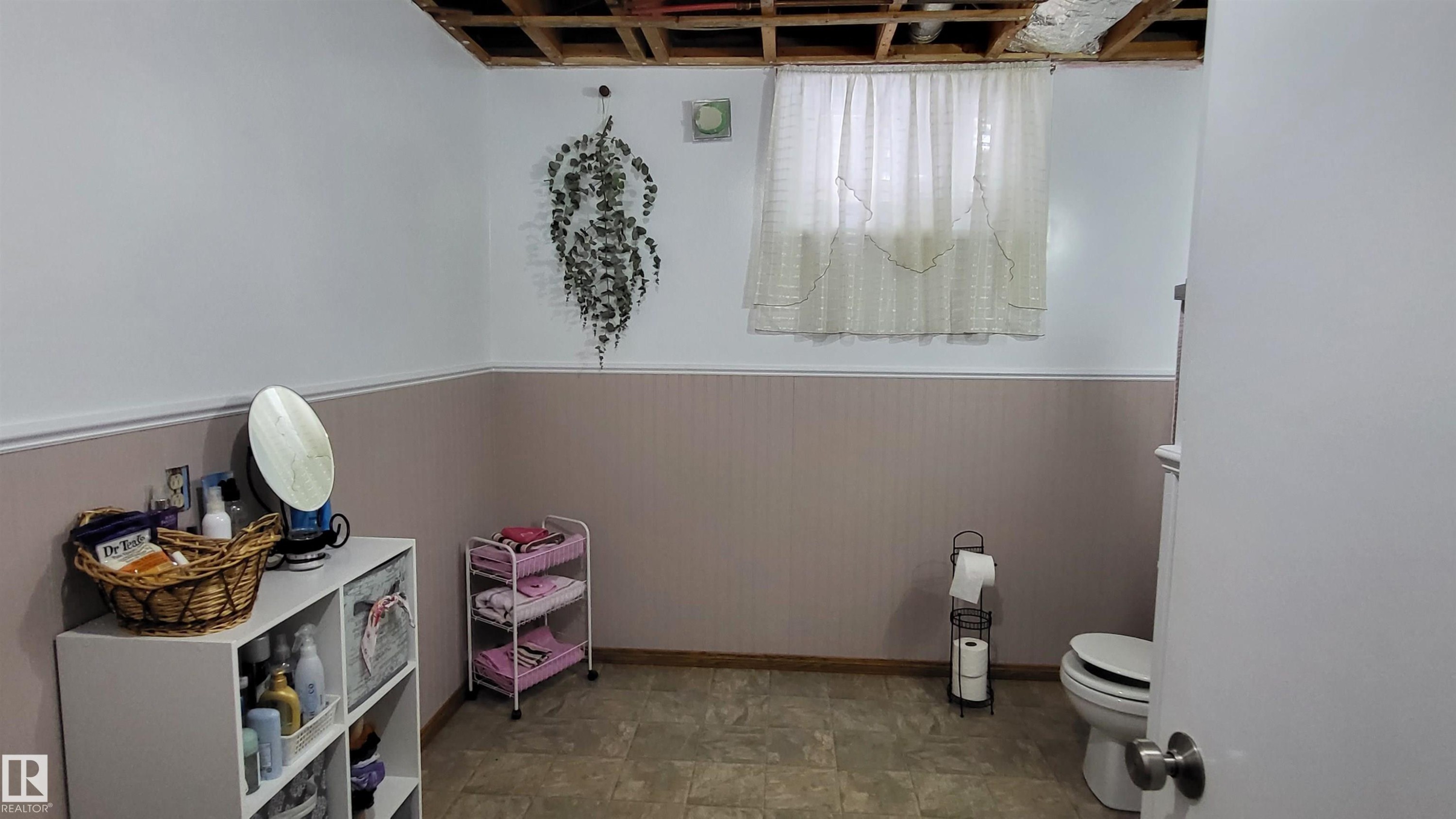151042 Twp Rd 562, Rural Two Hills County, AB - Indoor