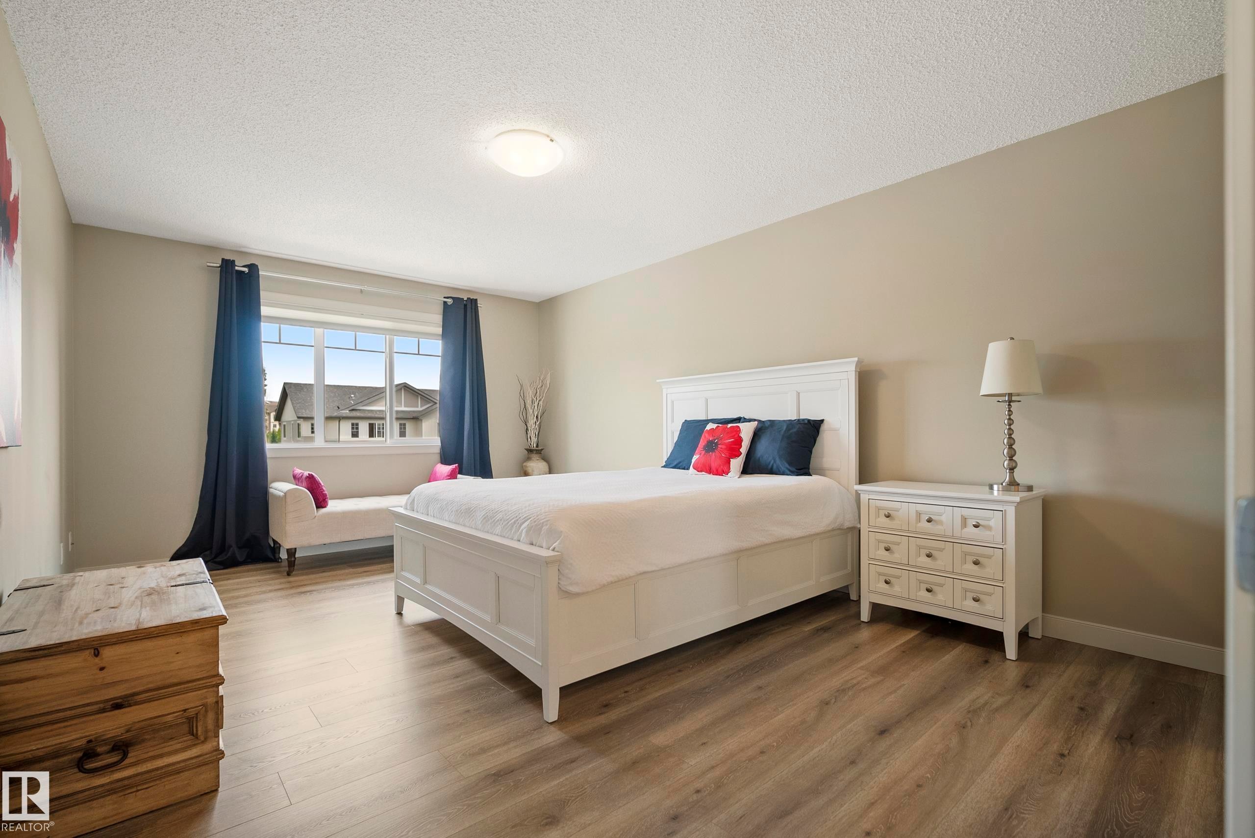 1715 Cunningham Way Sw, Edmonton, AB - Indoor Photo Showing Bedroom