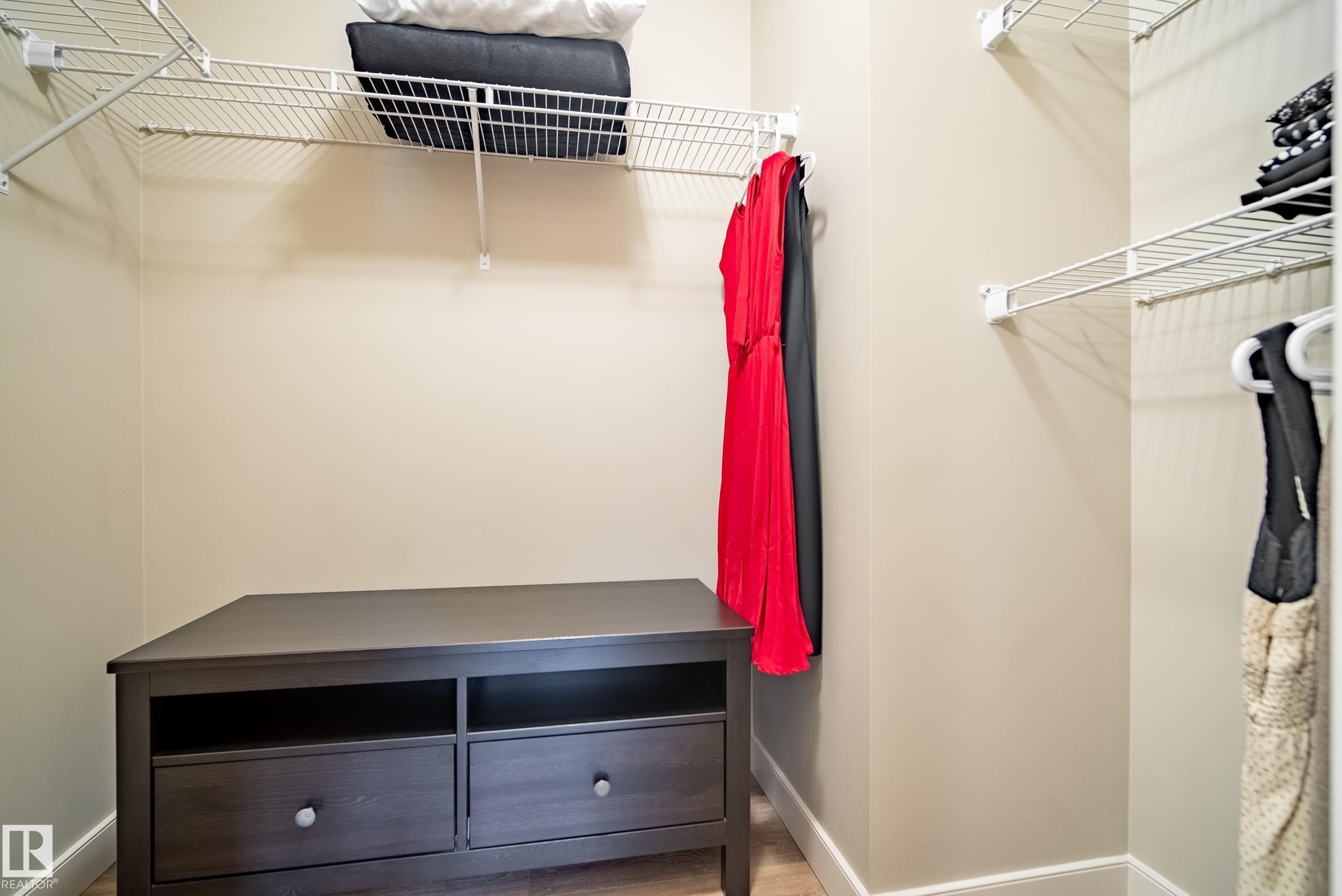 1715 Cunningham Way Sw, Edmonton, AB - Indoor With Storage