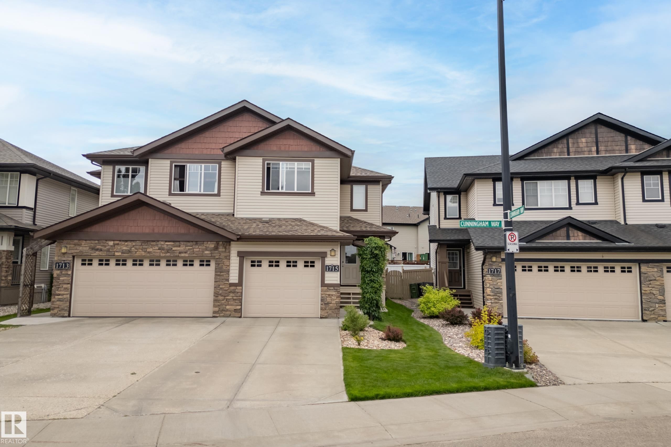 1715 Cunningham Way Sw, Edmonton, AB - Outdoor With Facade