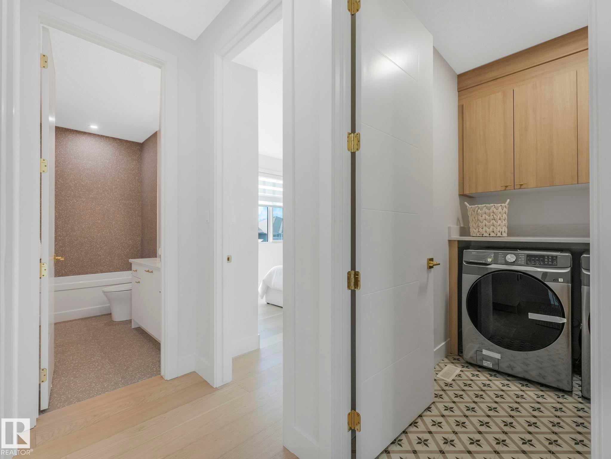 33 Birkshire Crescent, Sherwood Park, AB - Indoor Photo Showing Laundry Room
