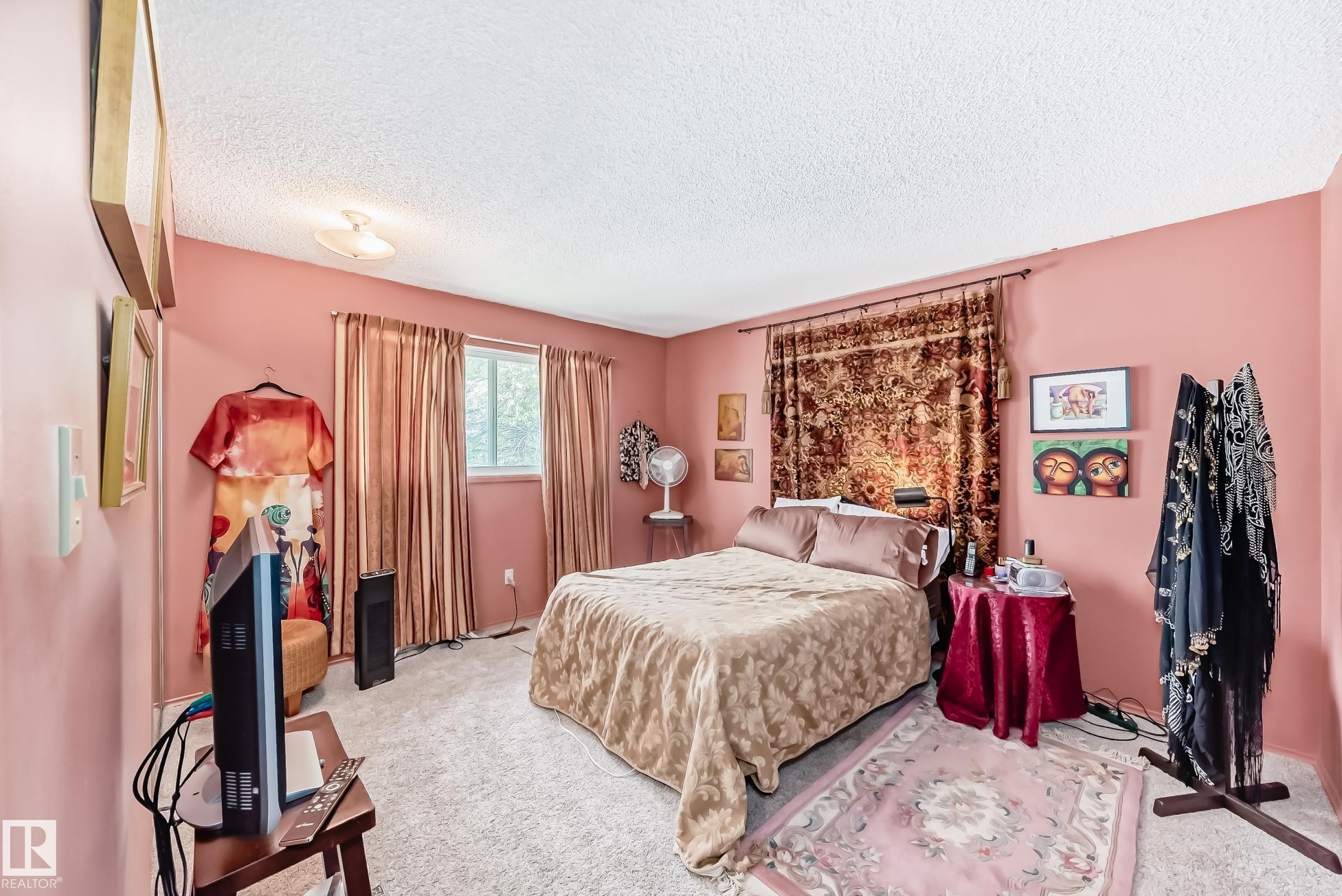 1283 Millbourne Road E, Edmonton, AB - Indoor Photo Showing Bedroom