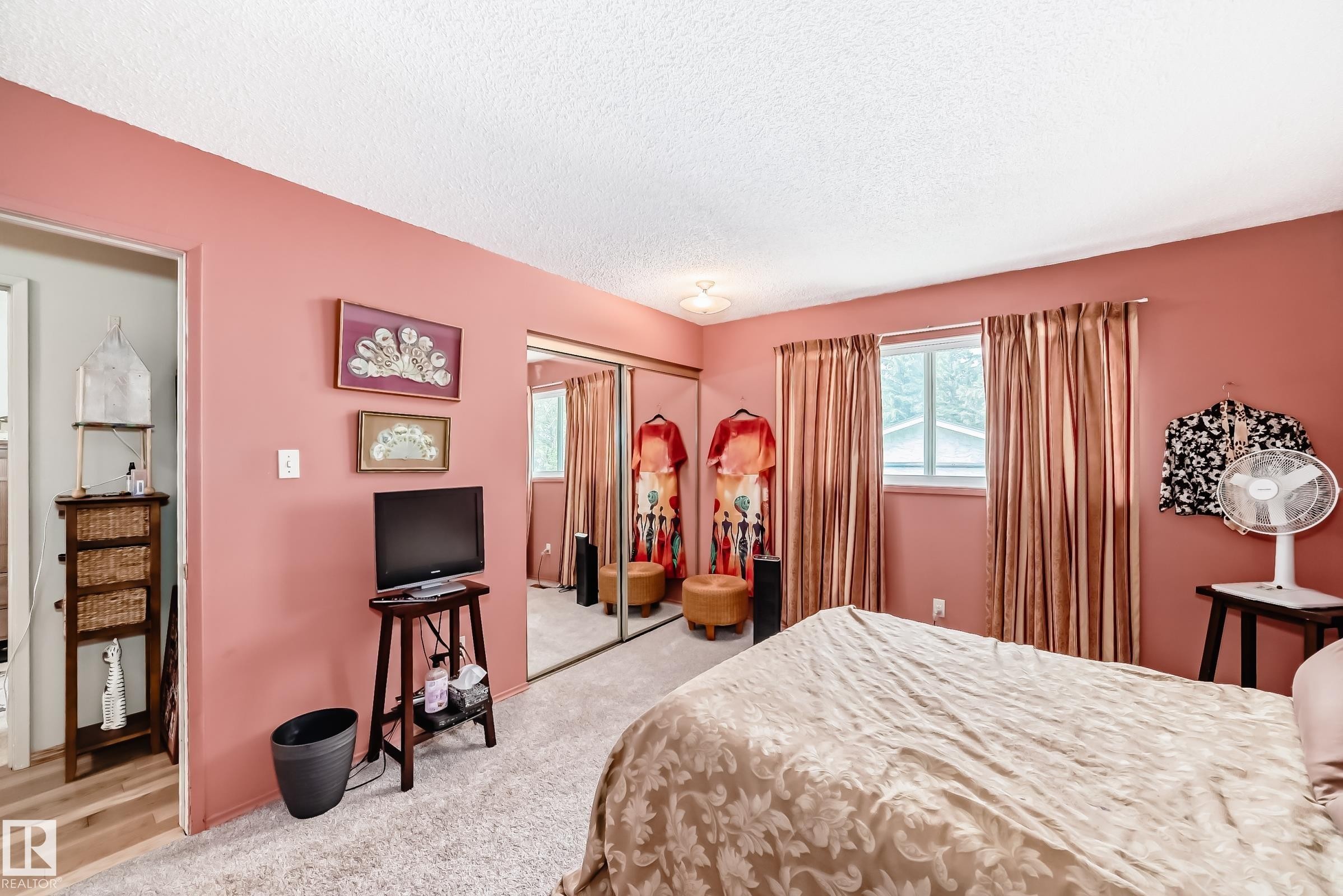 1283 Millbourne Road E, Edmonton, AB - Indoor Photo Showing Bedroom