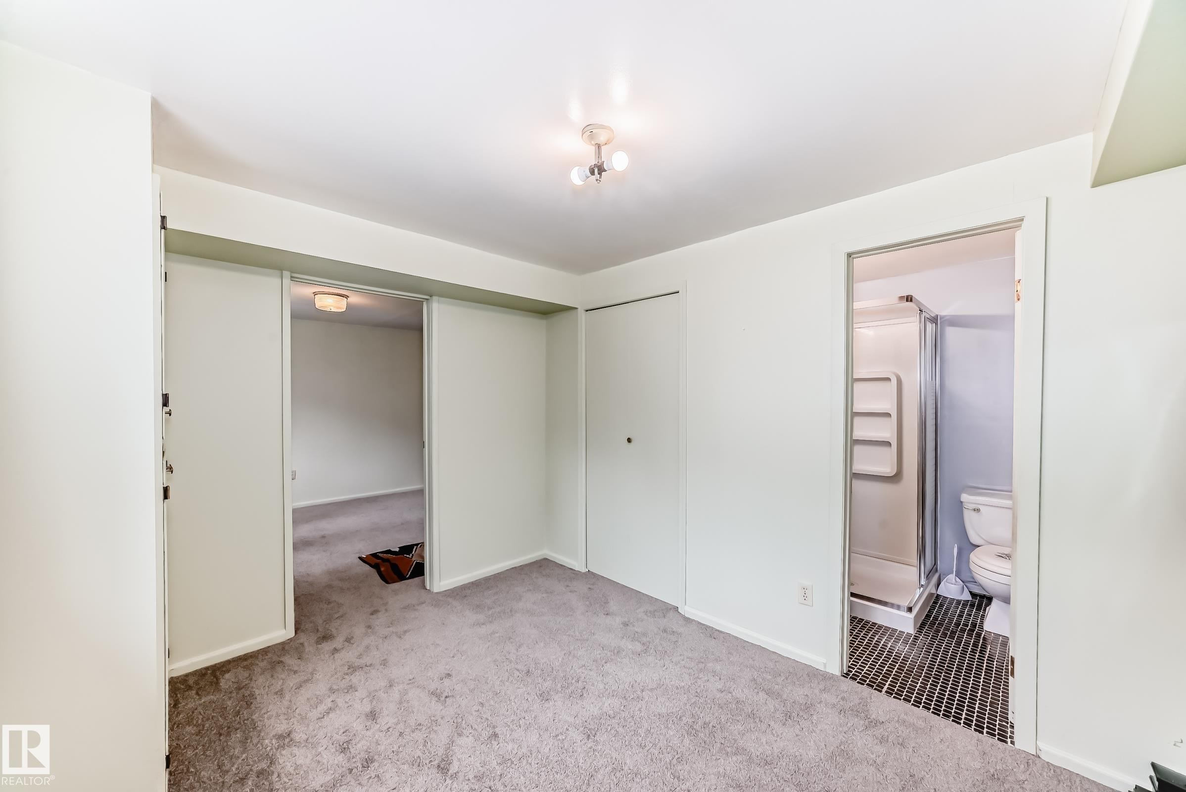 1283 Millbourne Road E, Edmonton, AB - Indoor