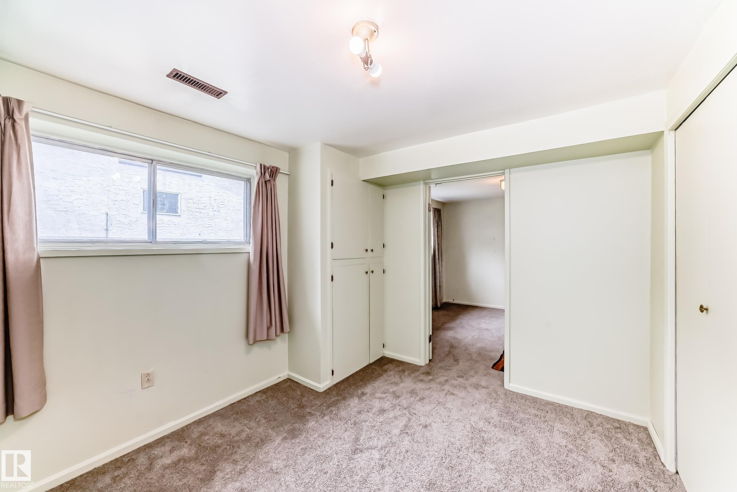 1283 Millbourne Road E, Edmonton, AB - Indoor Photo Showing Other Room