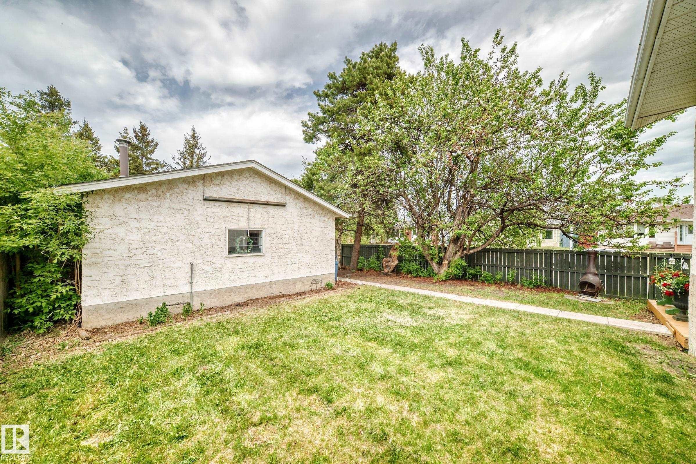 1283 Millbourne Road E, Edmonton, AB - Outdoor