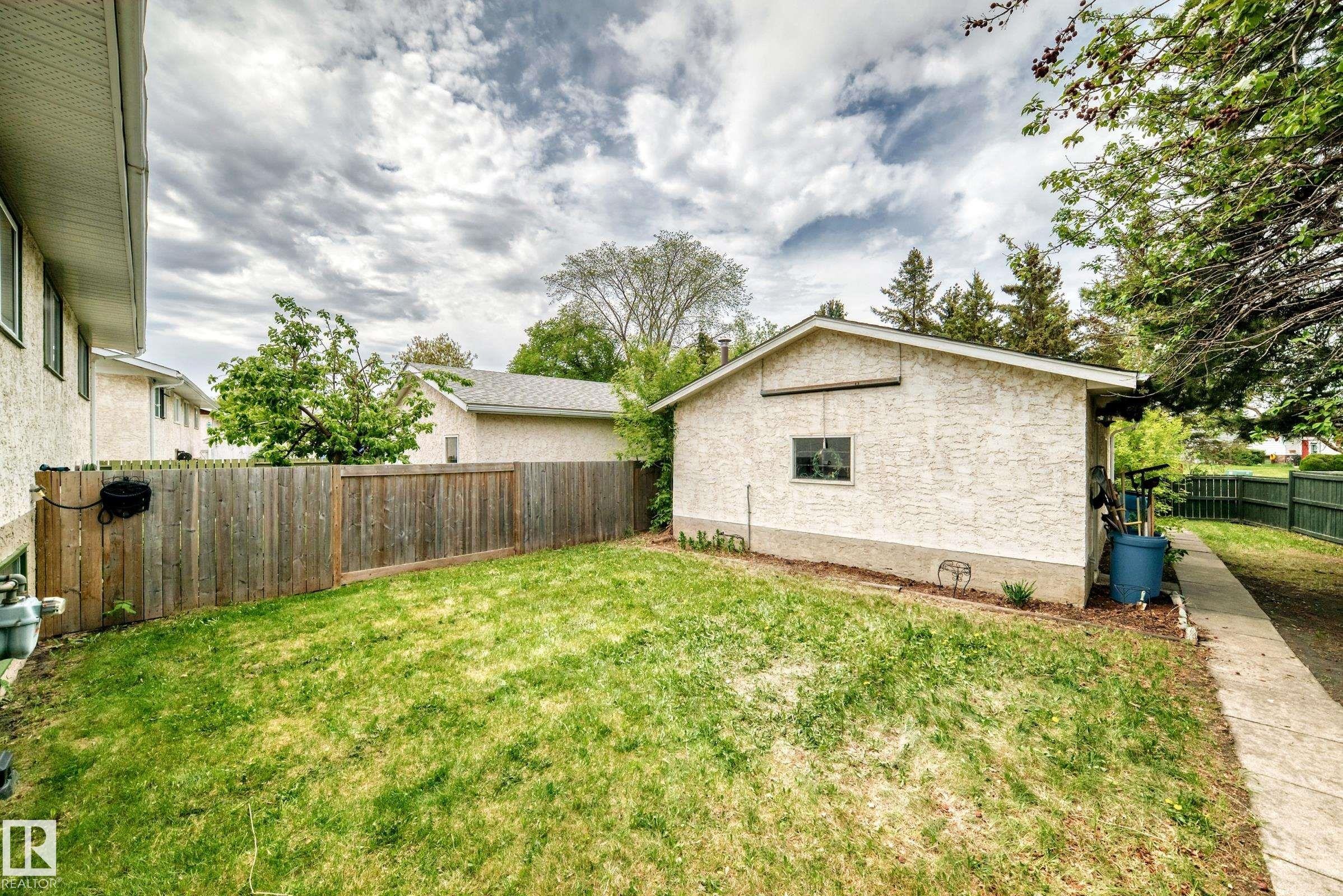 1283 Millbourne Road E, Edmonton, AB - Outdoor