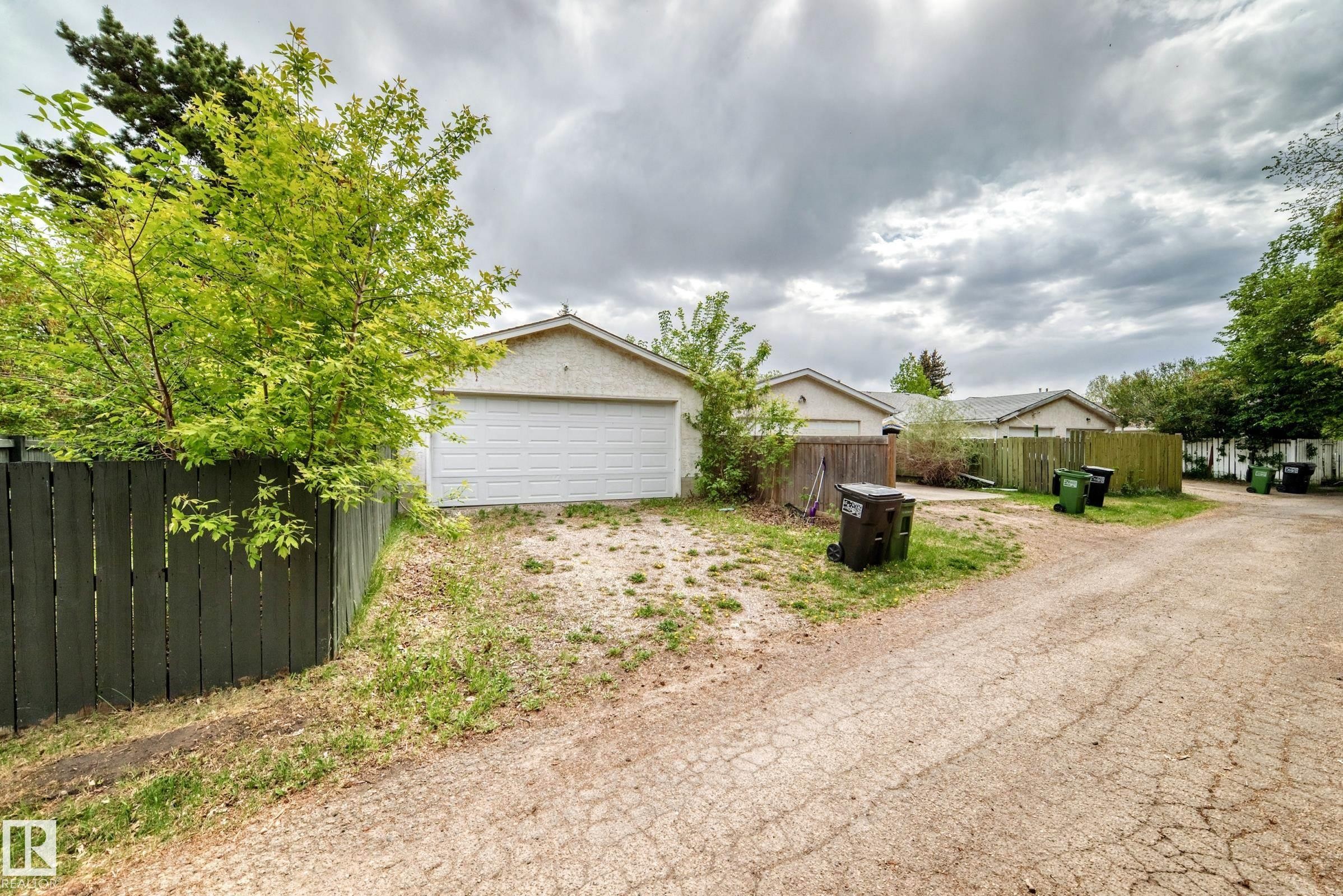 1283 Millbourne Road E, Edmonton, AB - Outdoor