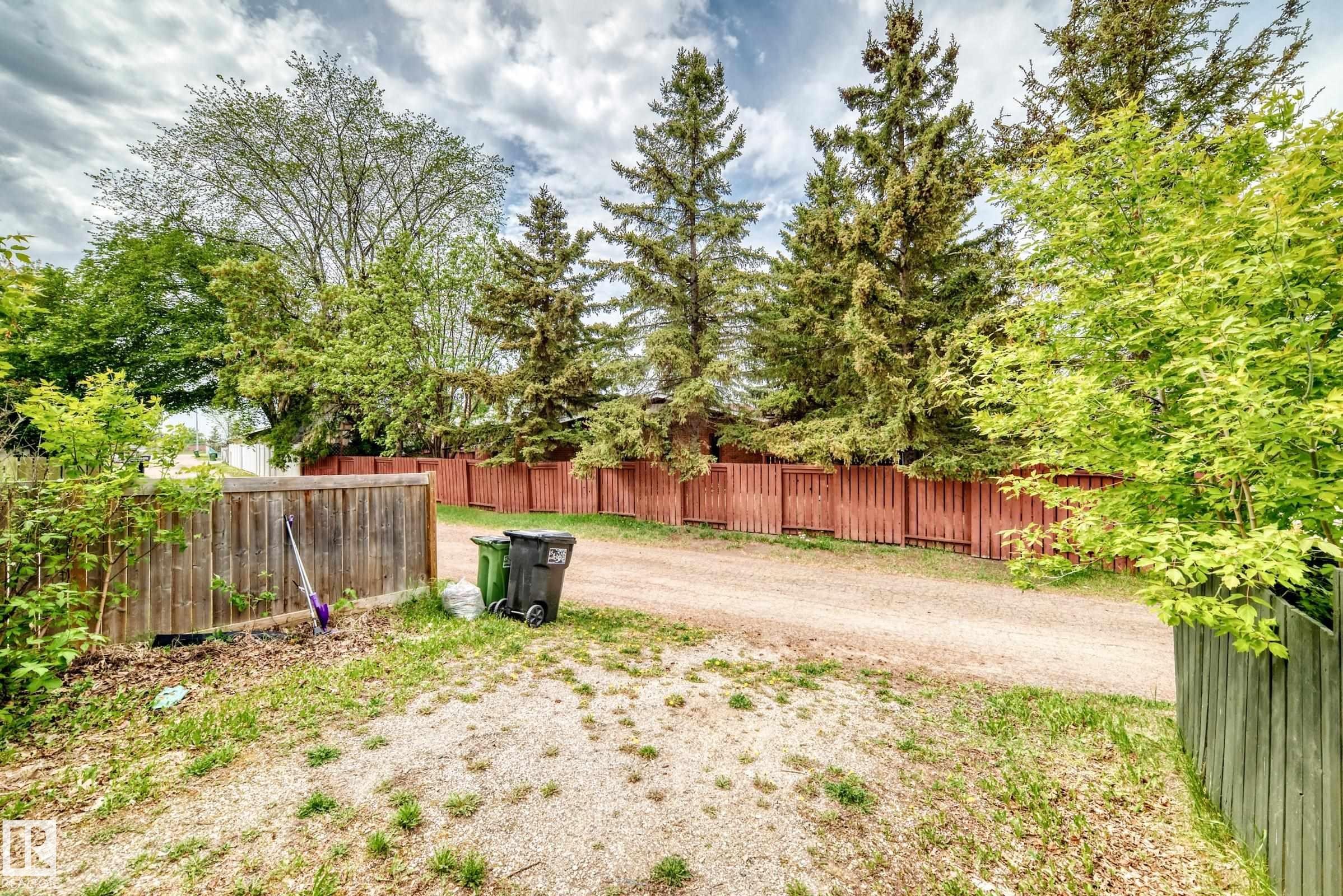 1283 Millbourne Road E, Edmonton, AB - Outdoor
