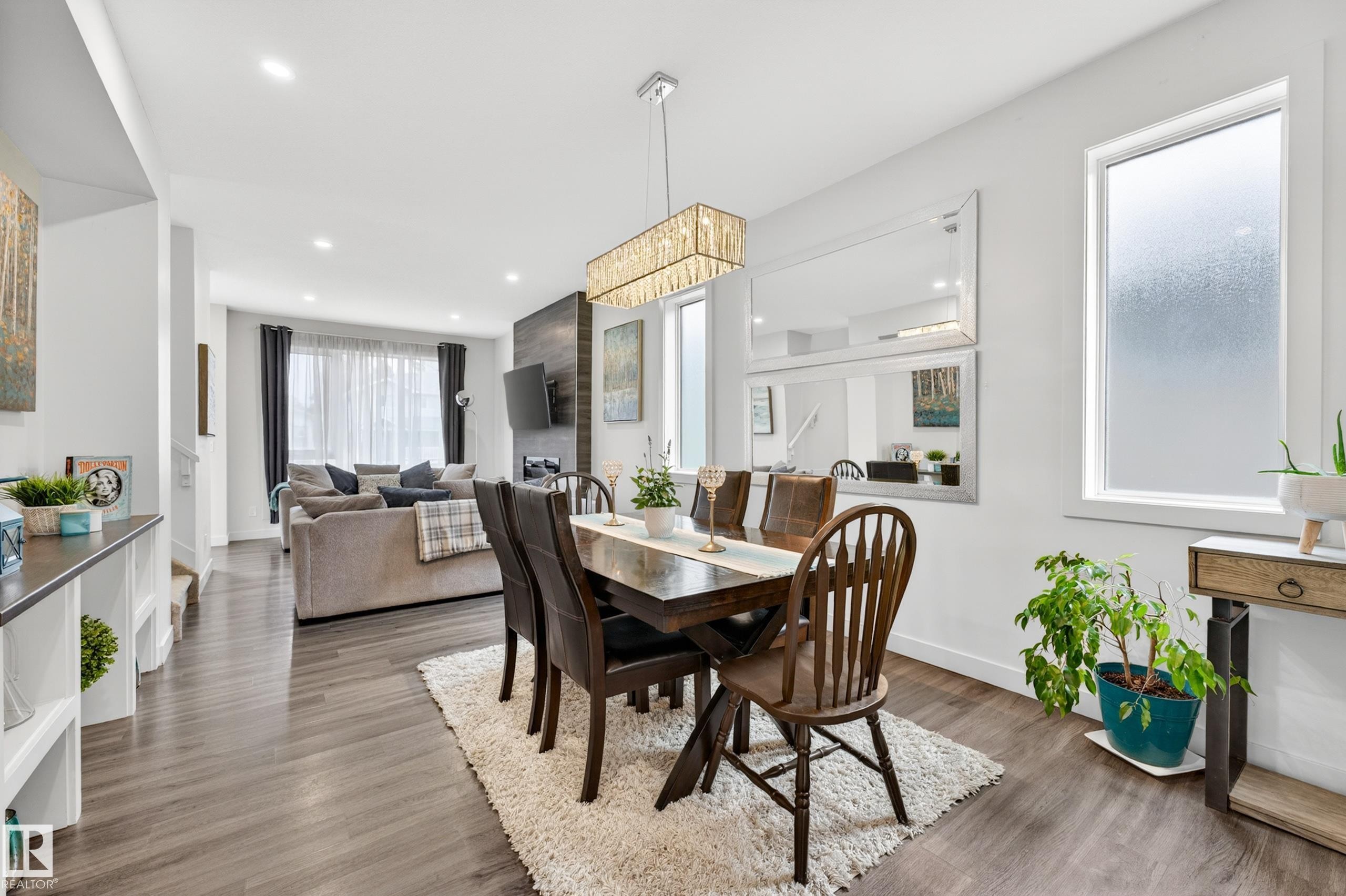 10326 160 Street Nw, Edmonton, AB - Indoor Photo Showing Dining Room