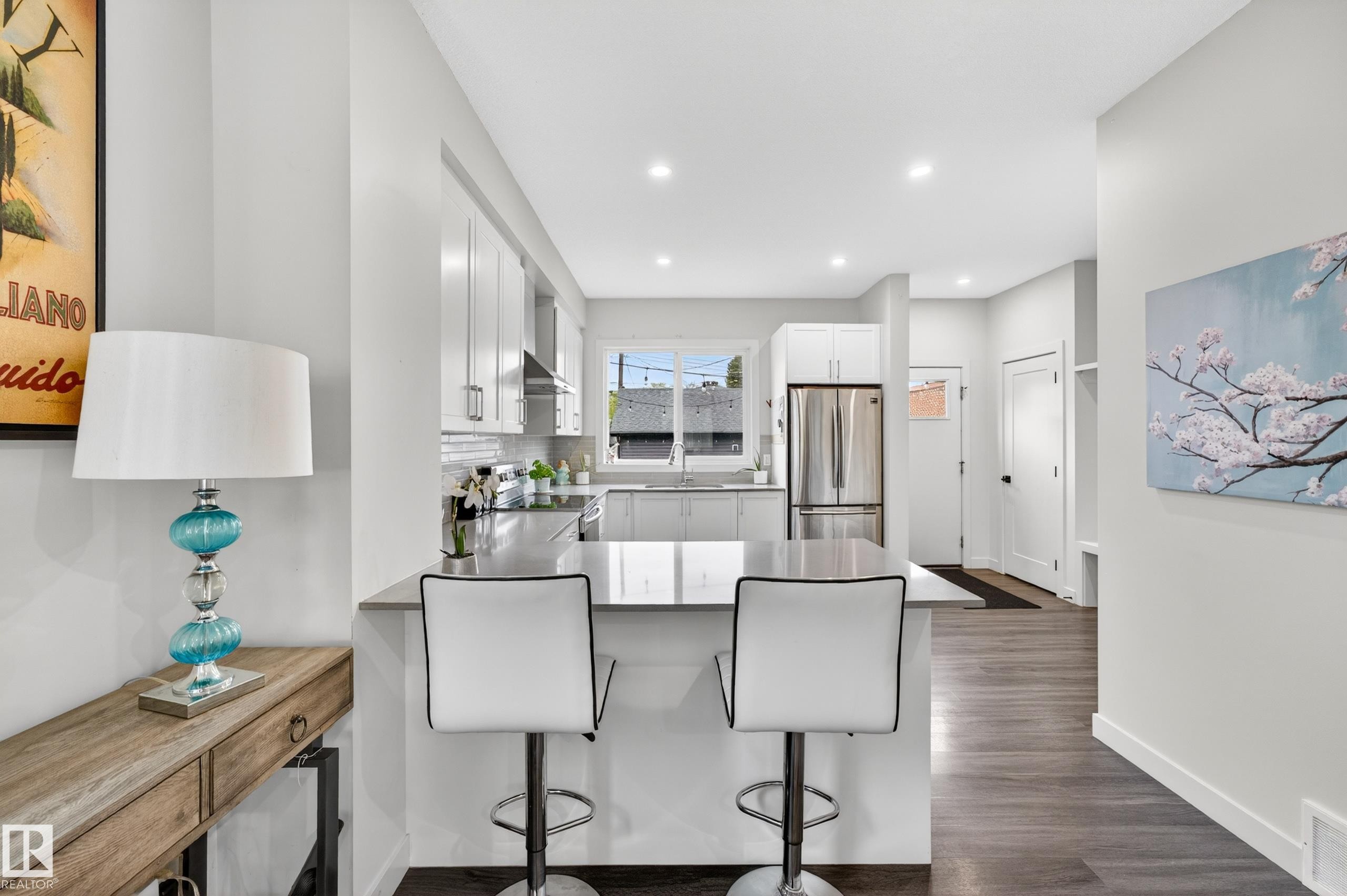 10326 160 Street Nw, Edmonton, AB - Indoor Photo Showing Kitchen With Upgraded Kitchen
