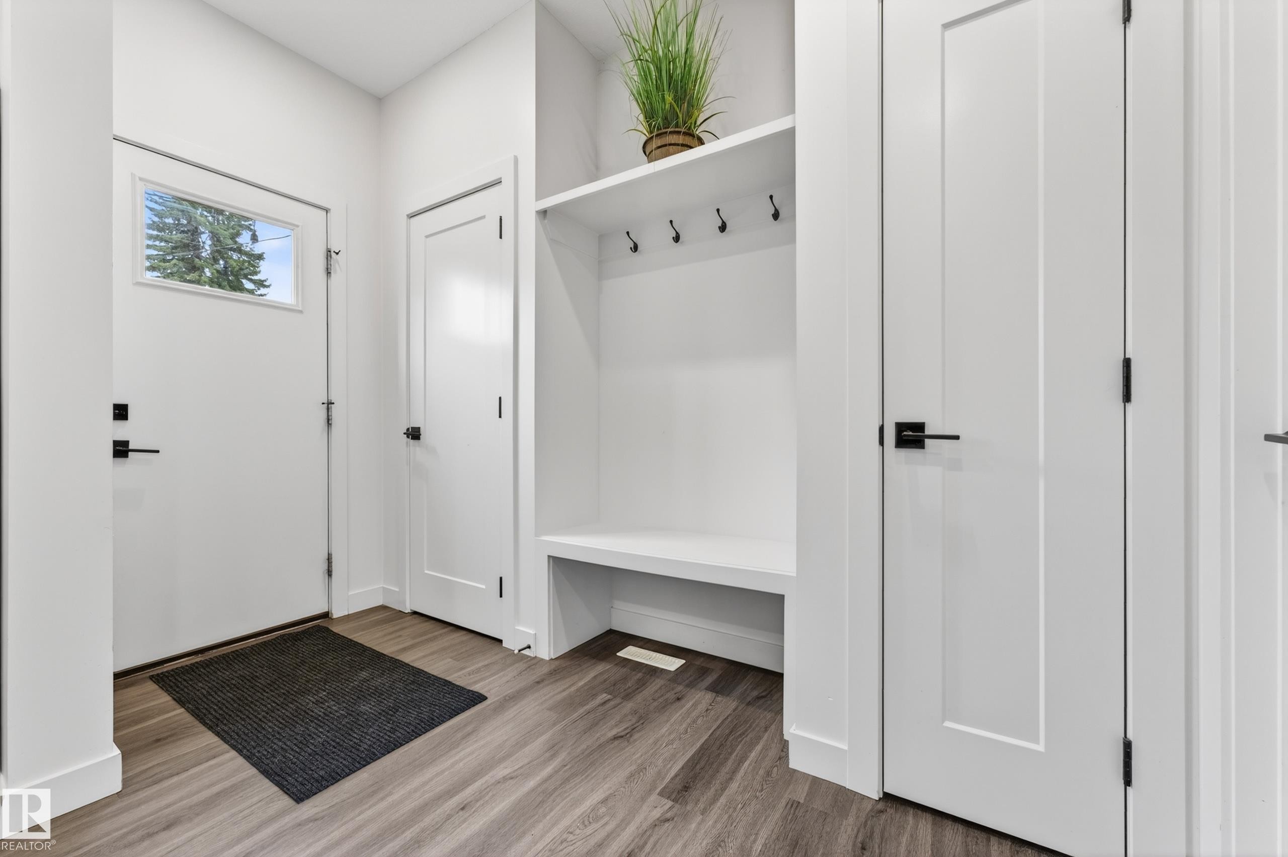 10326 160 Street Nw, Edmonton, AB - Indoor Photo Showing Other Room