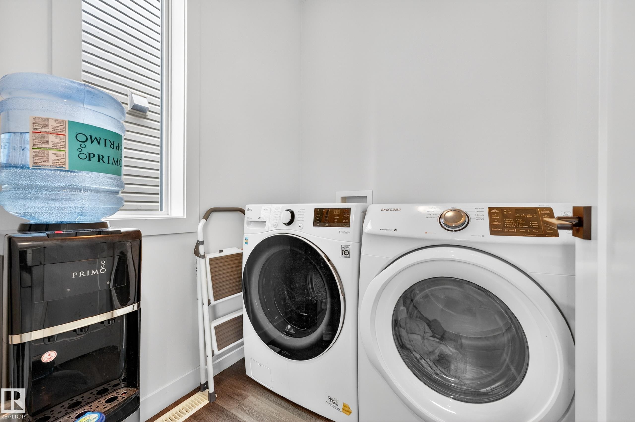 10326 160 Street Nw, Edmonton, AB - Indoor Photo Showing Laundry Room