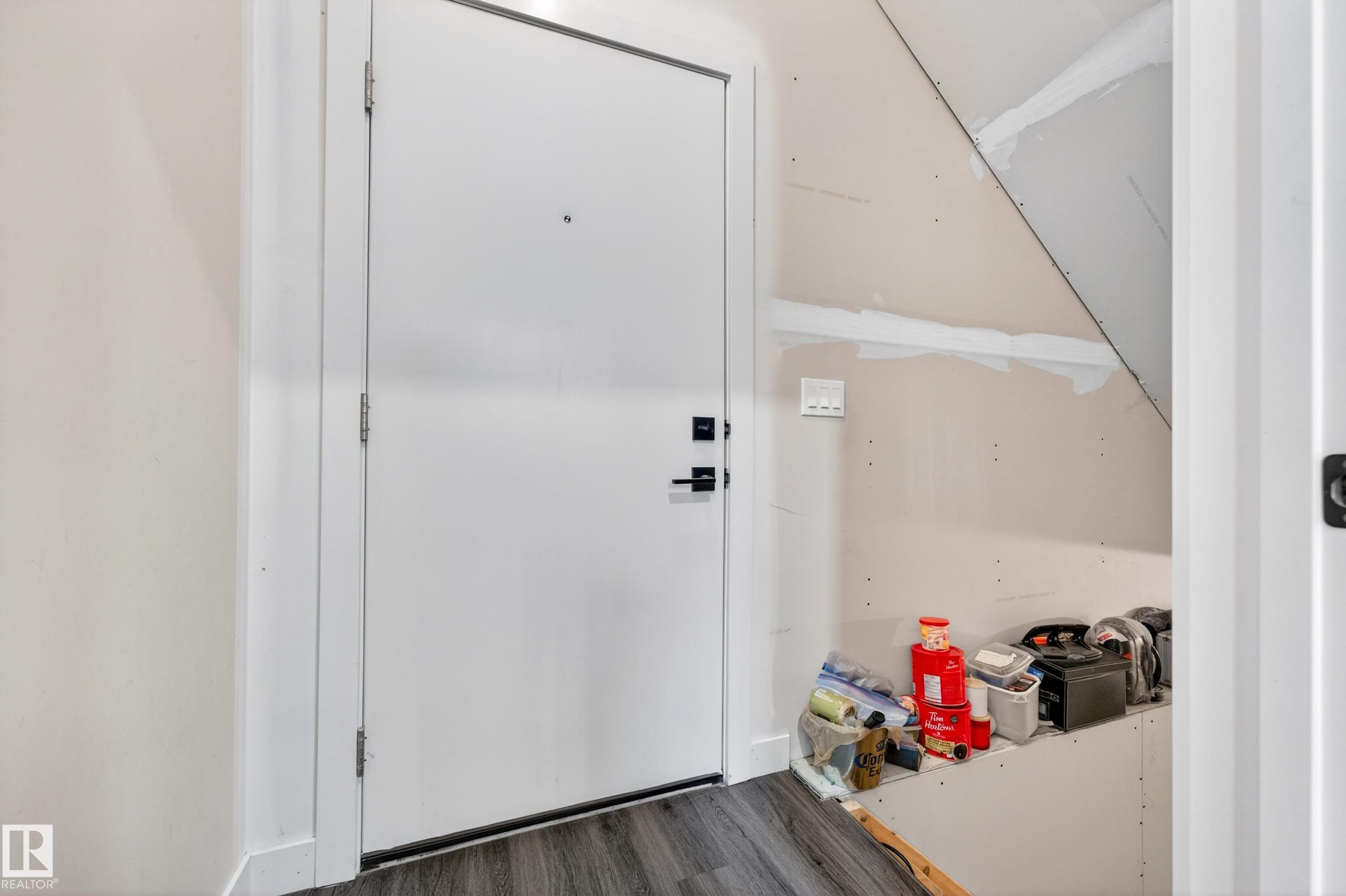 10326 160 Street Nw, Edmonton, AB - Indoor Photo Showing Other Room