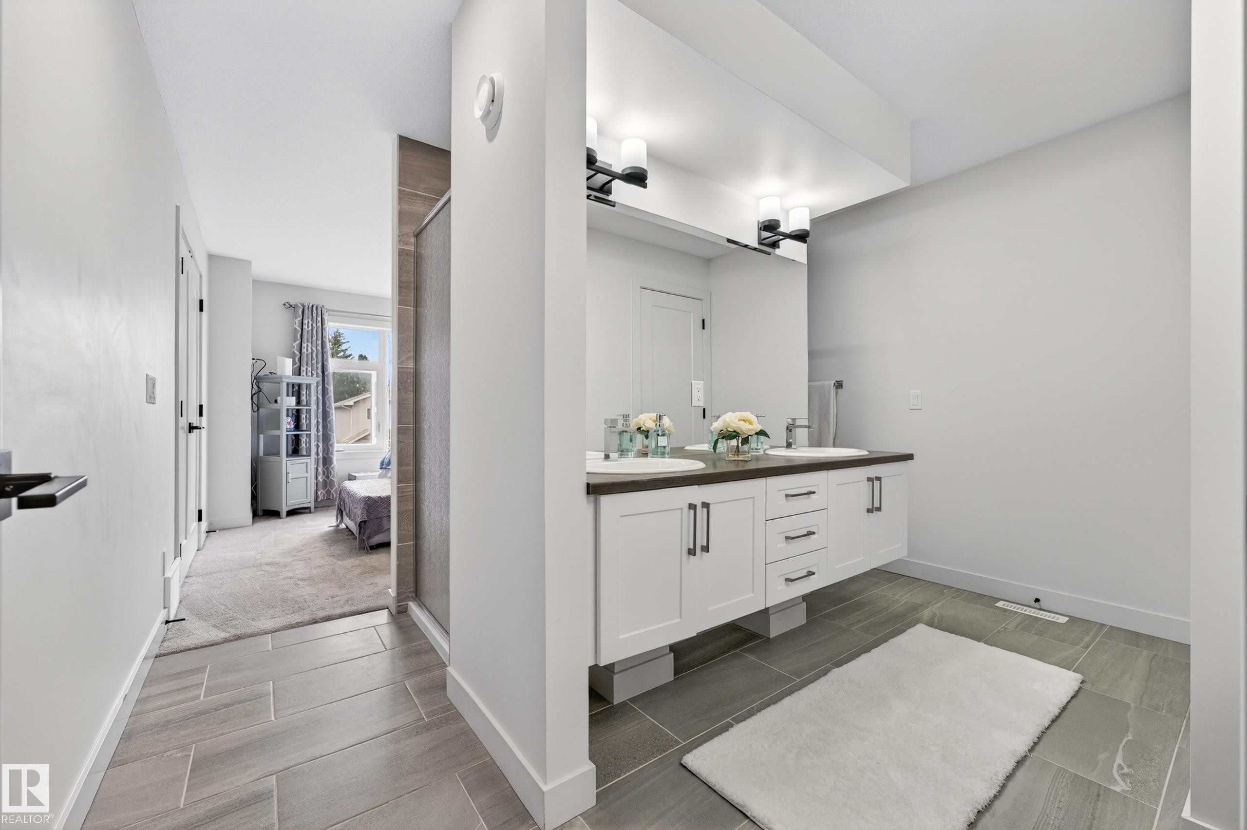 10326 160 Street Nw, Edmonton, AB - Indoor
