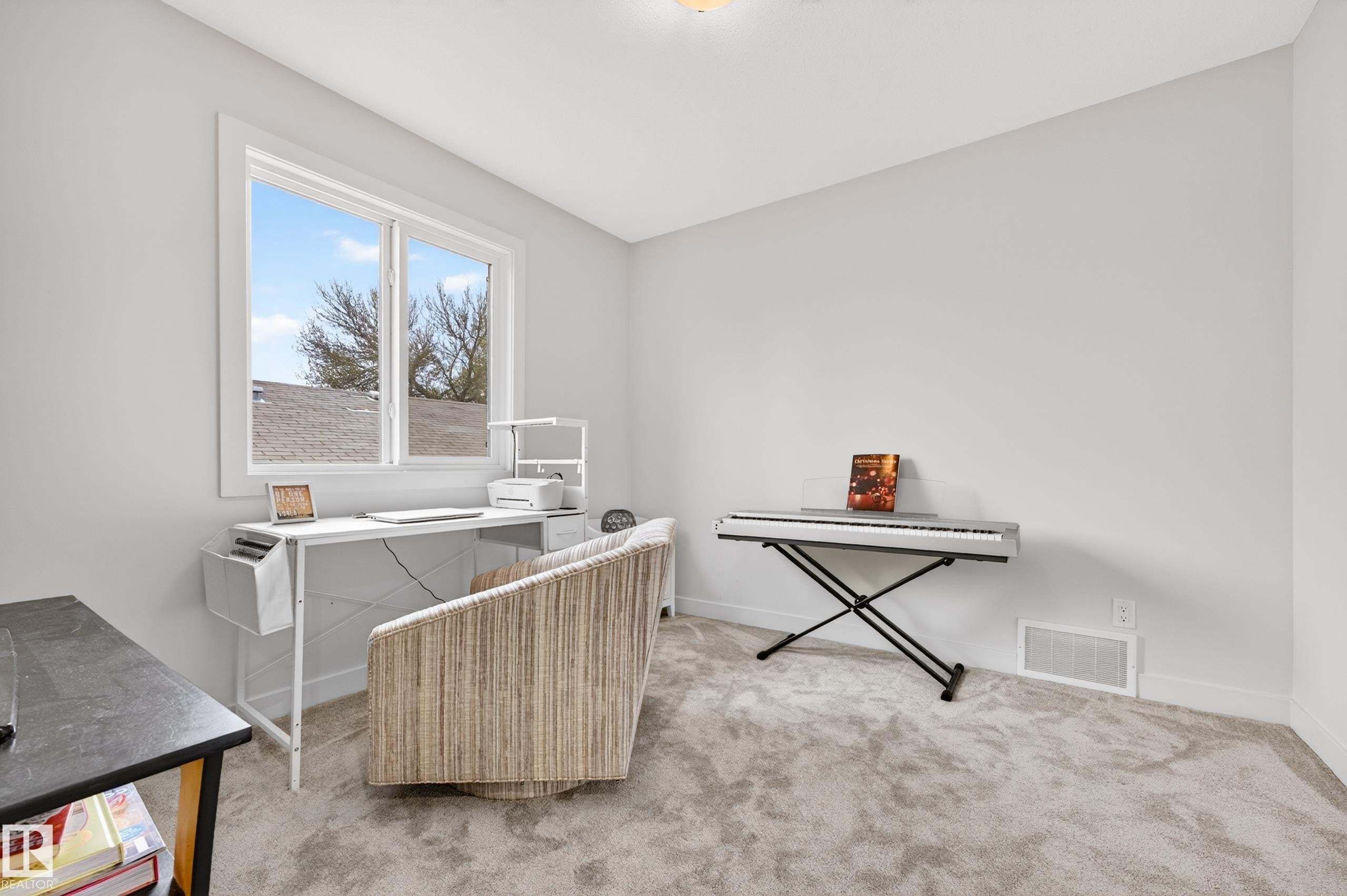 10326 160 Street Nw, Edmonton, AB - Indoor Photo Showing Office