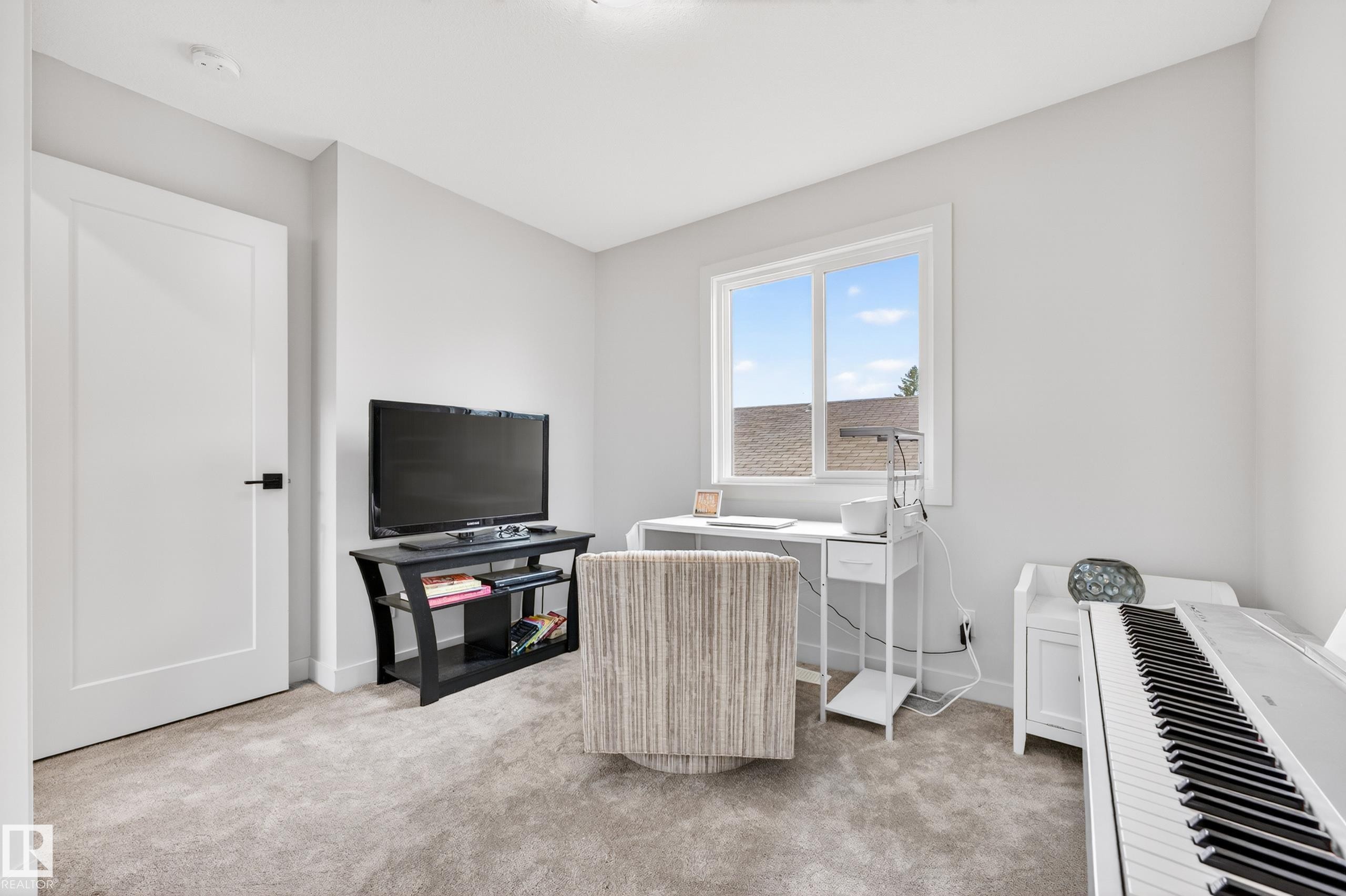 10326 160 Street Nw, Edmonton, AB - Indoor