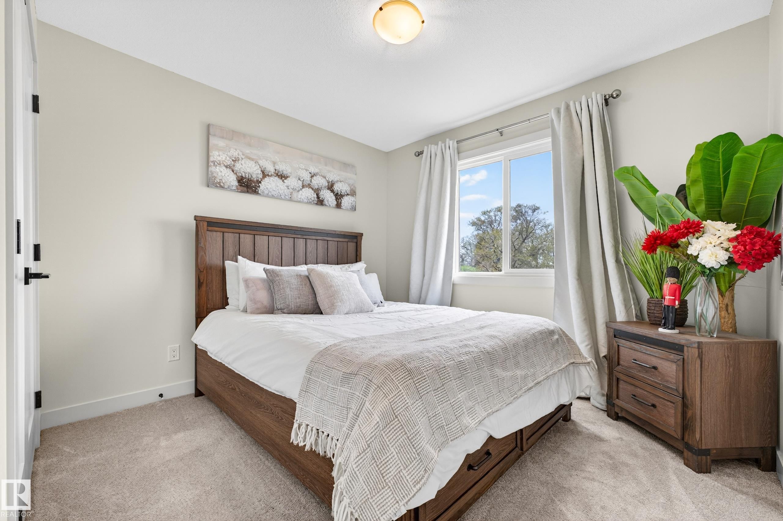 10326 160 Street Nw, Edmonton, AB - Indoor Photo Showing Bedroom