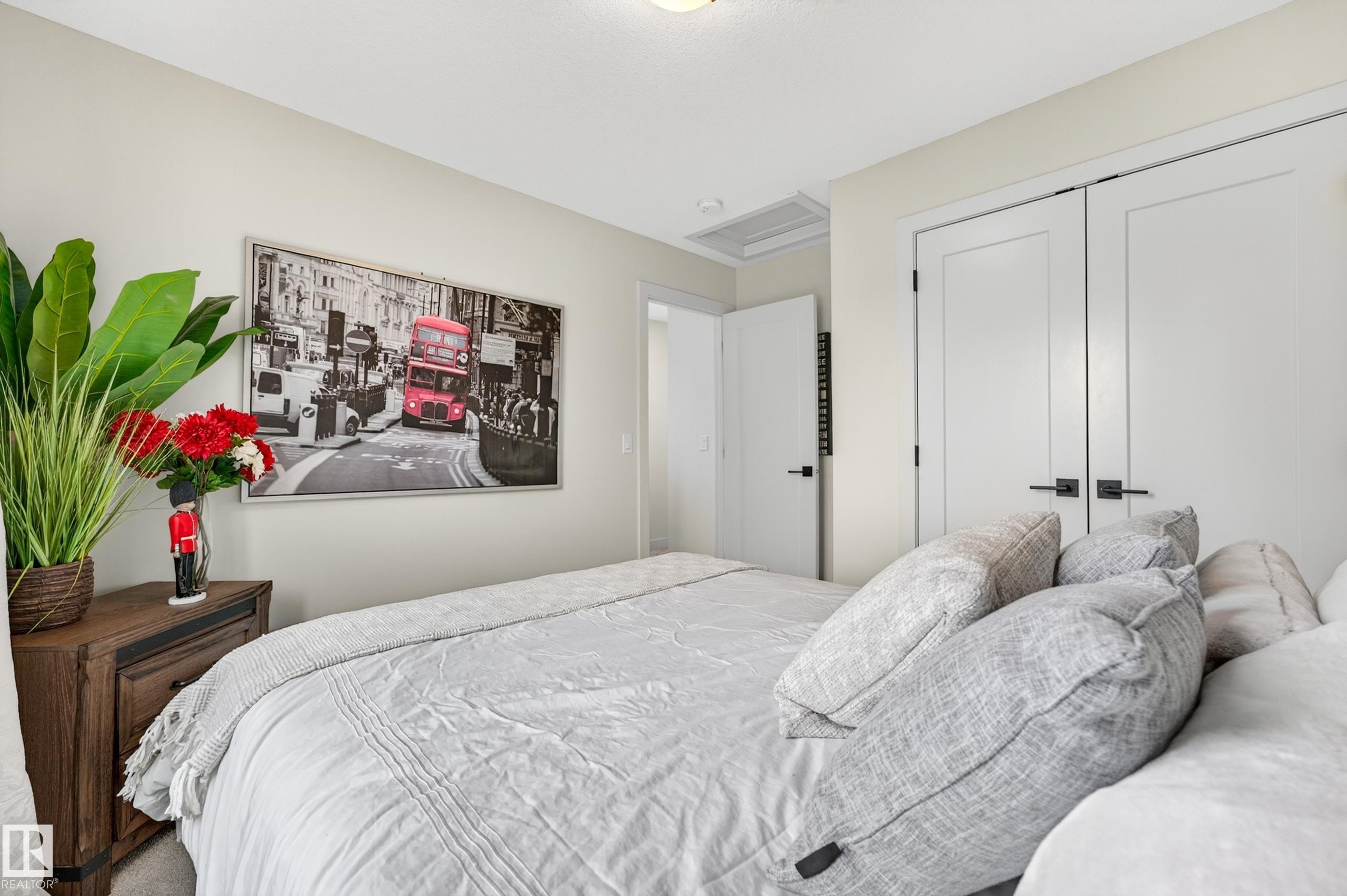 10326 160 Street Nw, Edmonton, AB - Indoor Photo Showing Bedroom