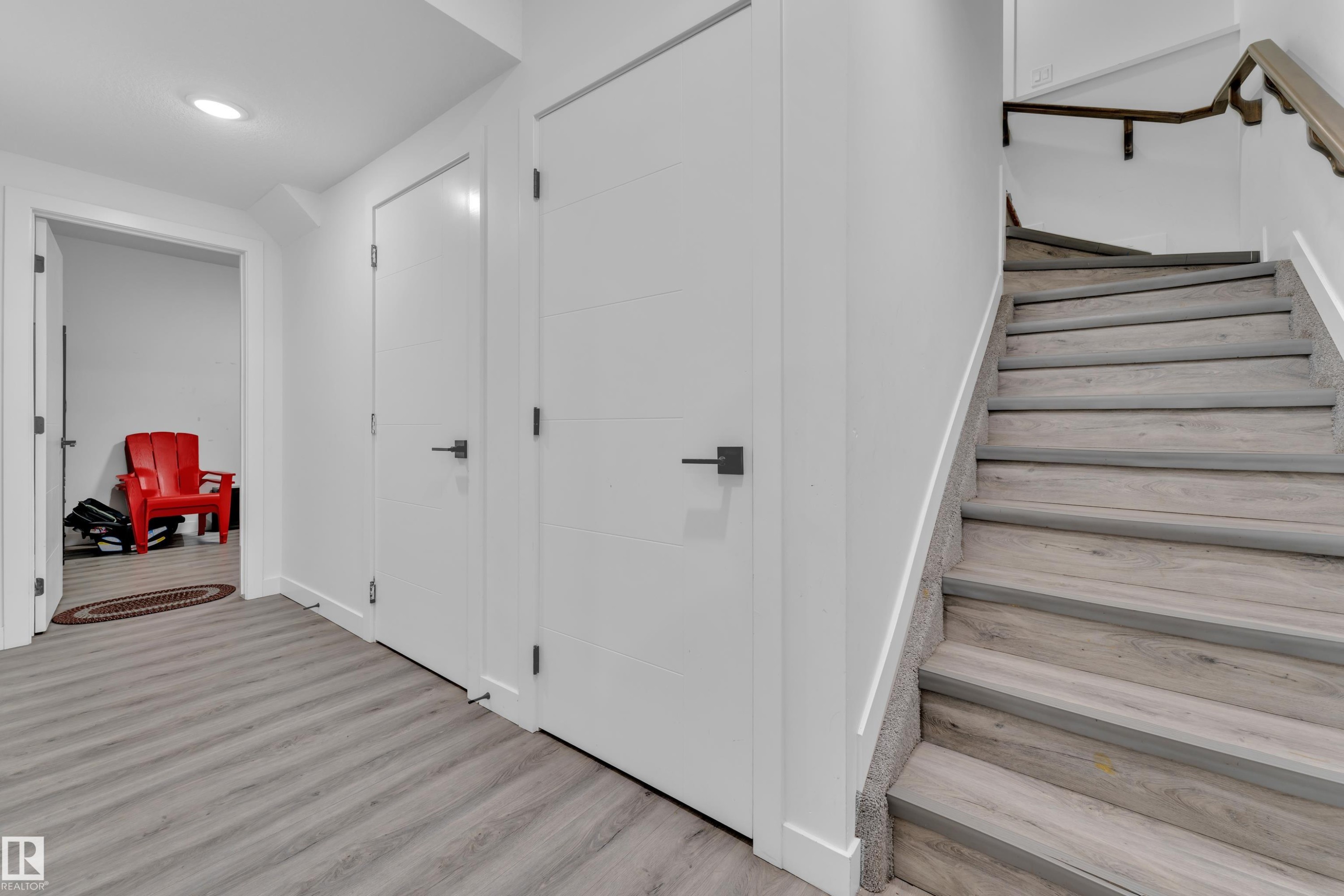 2011 18 Avenue Nw, Edmonton, AB - Indoor Photo Showing Other Room