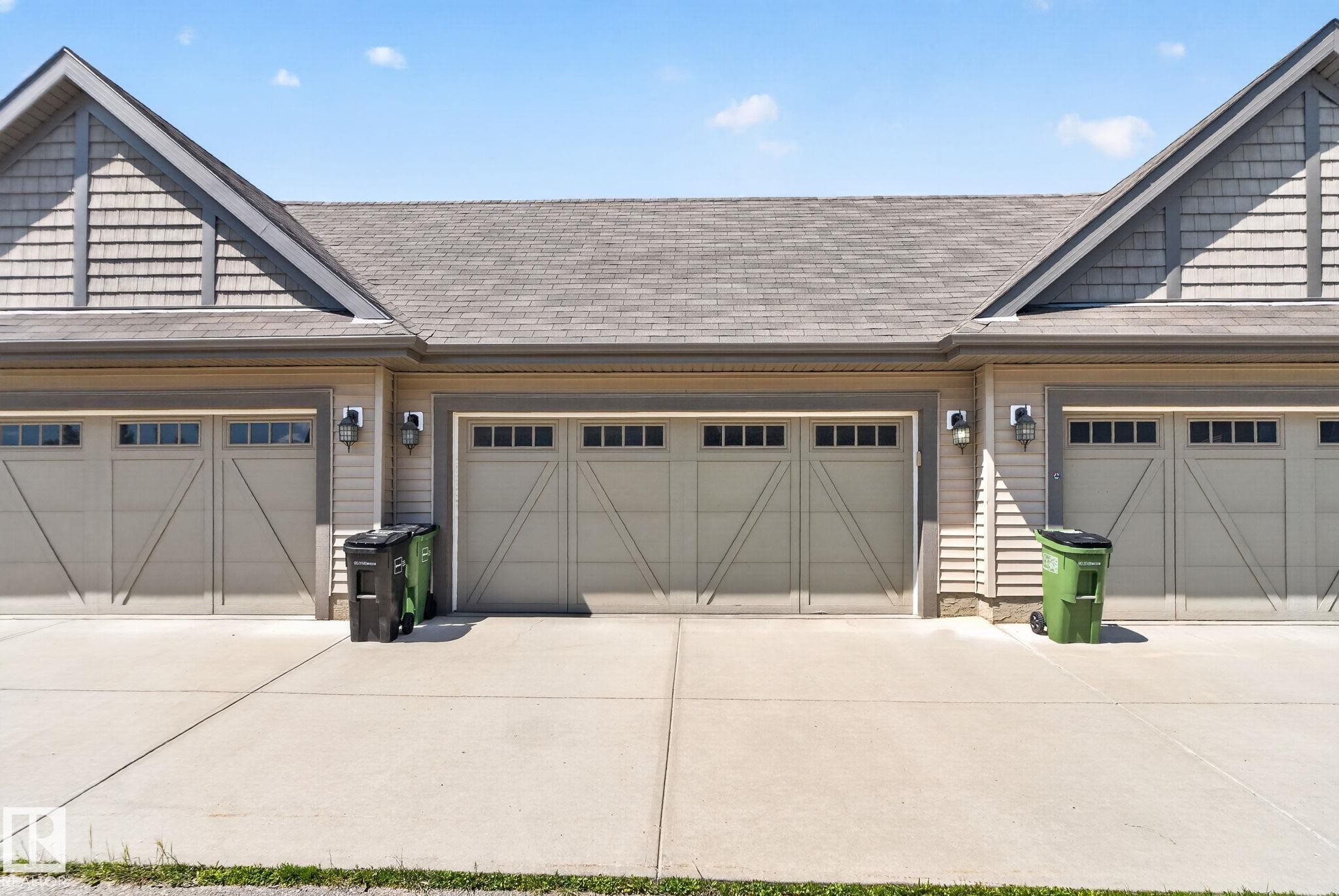 Garage - 319 Desrochers Boulevard Sw, Edmonton, AB - Outdoor