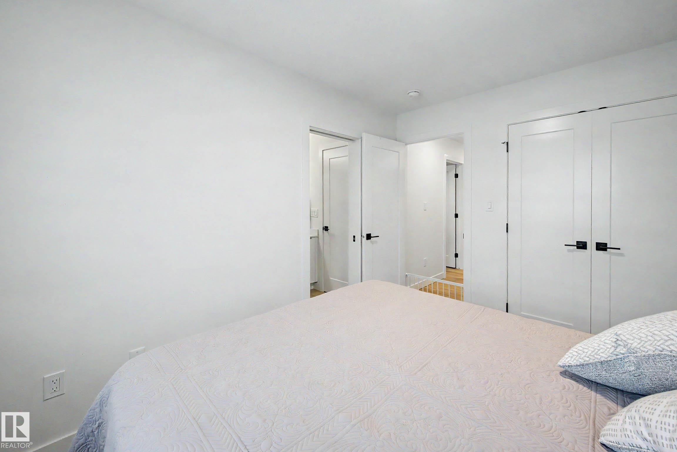 3363 Orchards Link Link Sw, Edmonton, AB - Indoor Photo Showing Bedroom