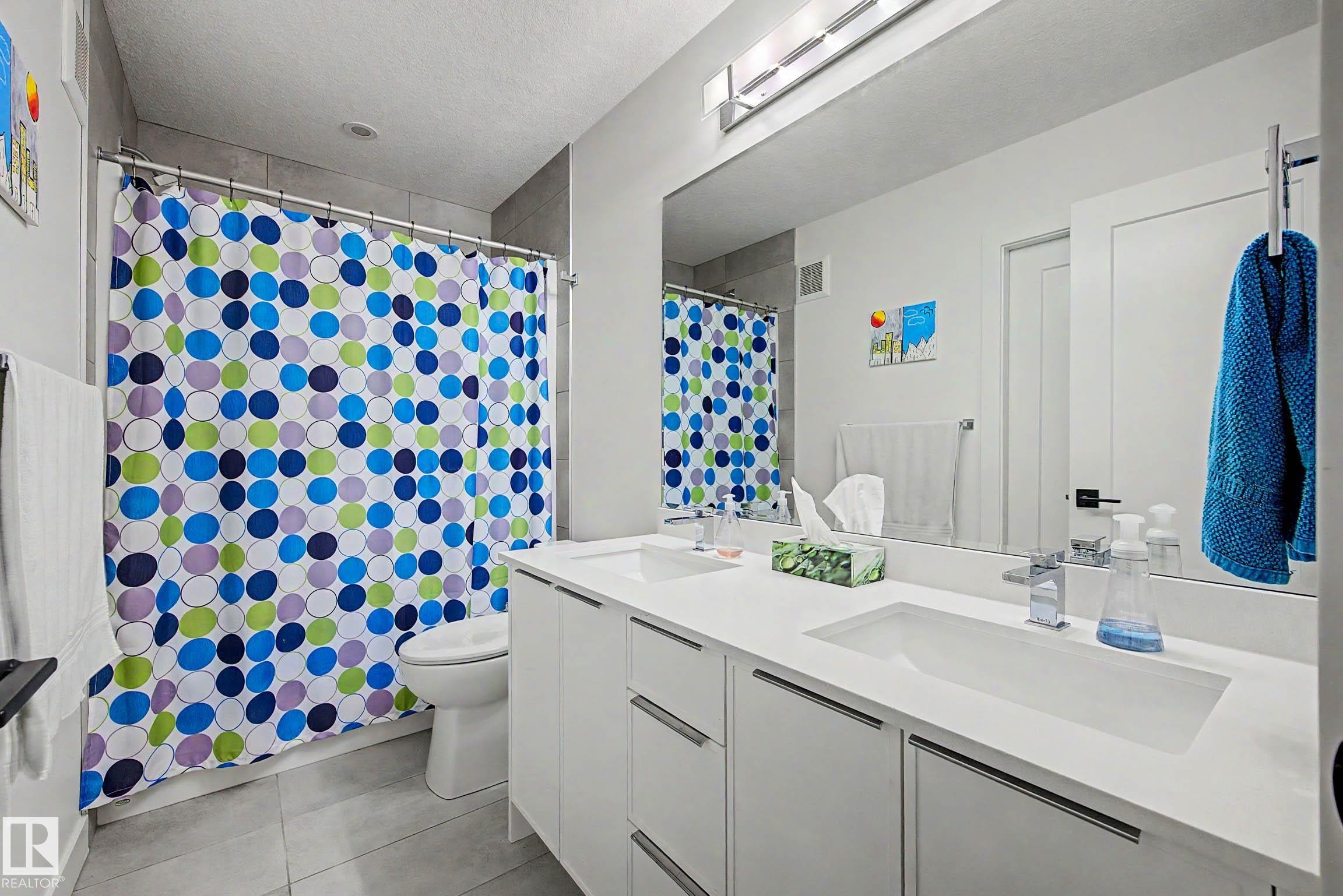 3363 Orchards Link Link Sw, Edmonton, AB - Indoor Photo Showing Bathroom