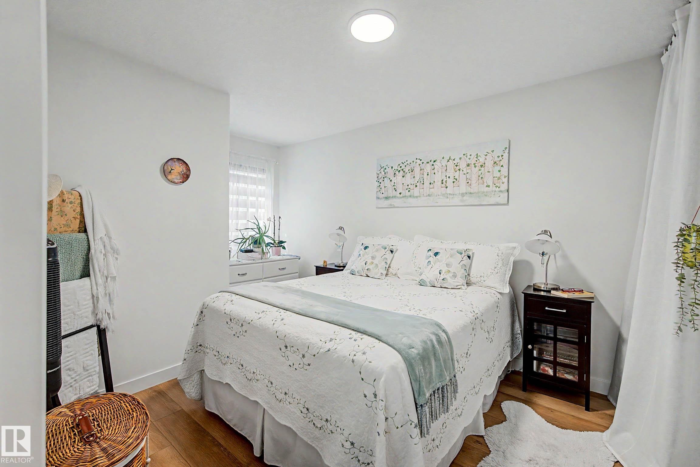 3363 Orchards Link Link Sw, Edmonton, AB - Indoor Photo Showing Bedroom