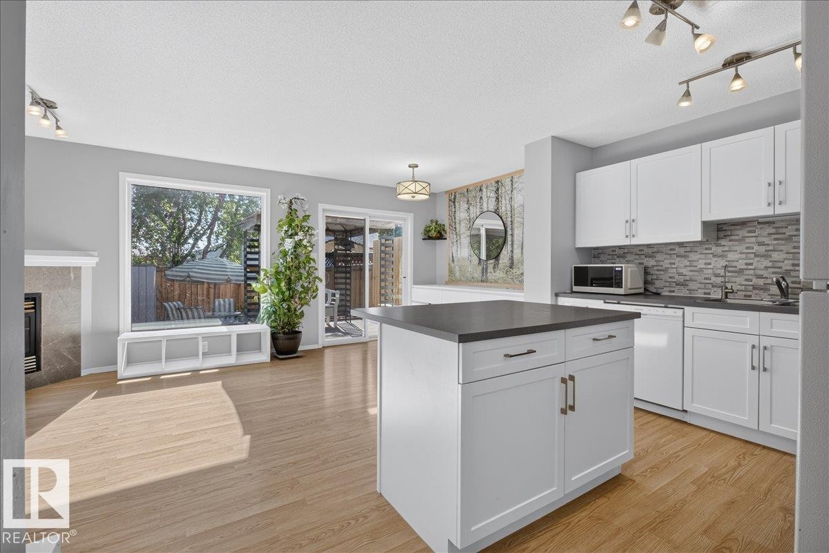 Kitchen - #18 345 Kirkness Rd Nw, Edmonton, AB - Indoor Photo Showing Kitchen
