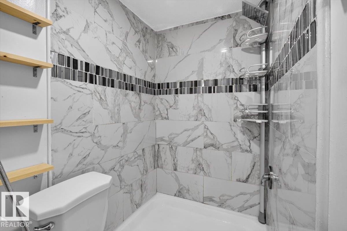 Bathroom - #18 345 Kirkness Rd Nw, Edmonton, AB - Indoor Photo Showing Bathroom