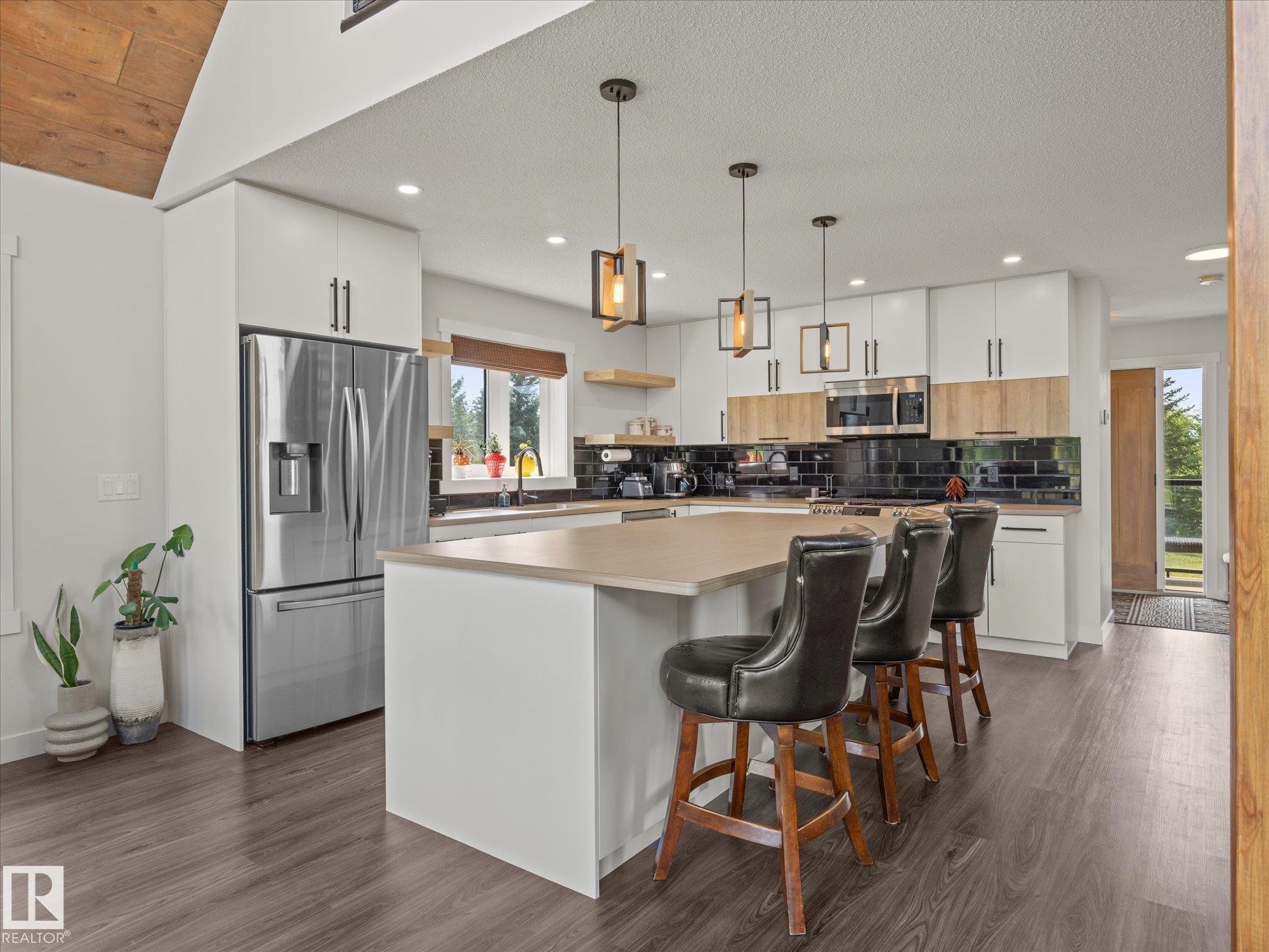 #90 50047 Rge Rd 244, Rural Leduc County, AB - Indoor Photo Showing Kitchen With Upgraded Kitchen