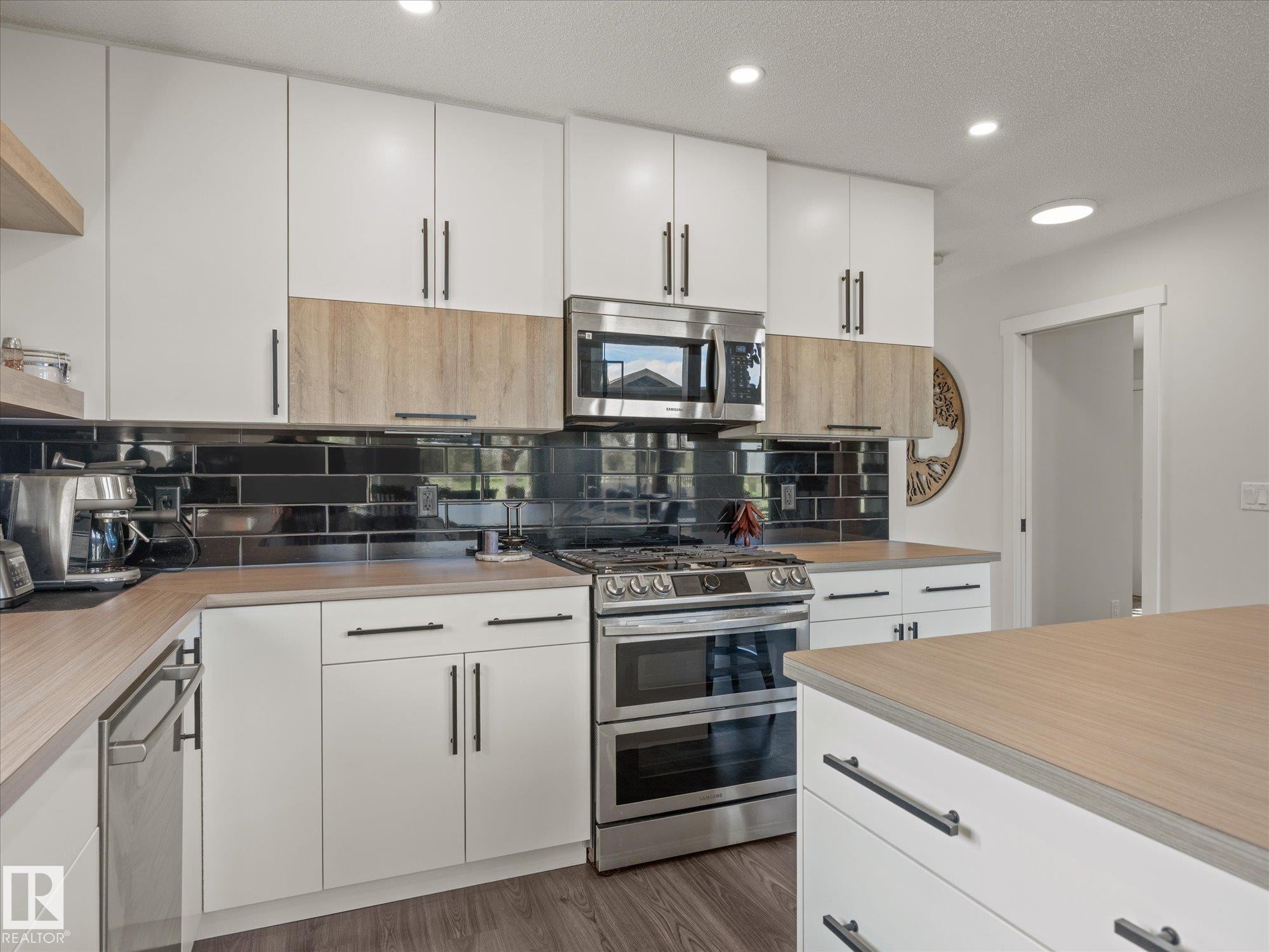 #90 50047 Rge Rd 244, Rural Leduc County, AB - Indoor Photo Showing Kitchen