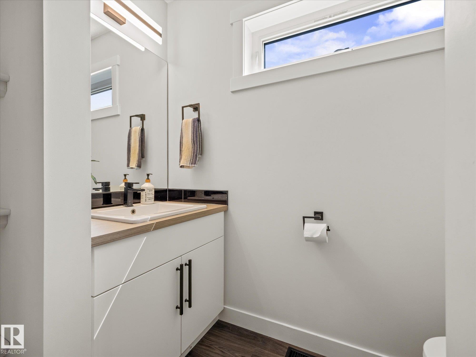 #90 50047 Rge Rd 244, Rural Leduc County, AB - Indoor Photo Showing Bathroom