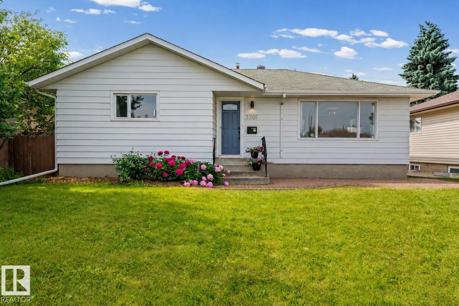 5707 95 Avenue Nw, Edmonton, AB - Outdoor