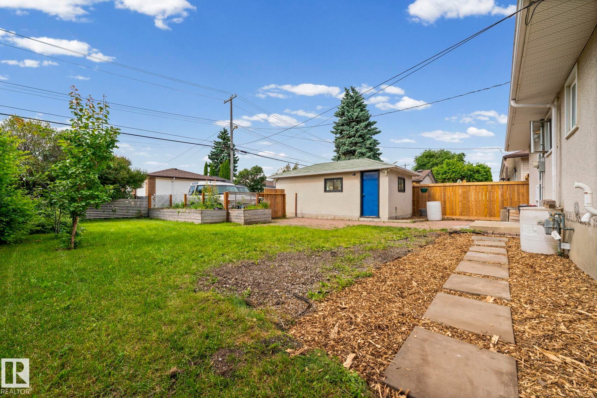 5707 95 Avenue Nw, Edmonton, AB - Outdoor