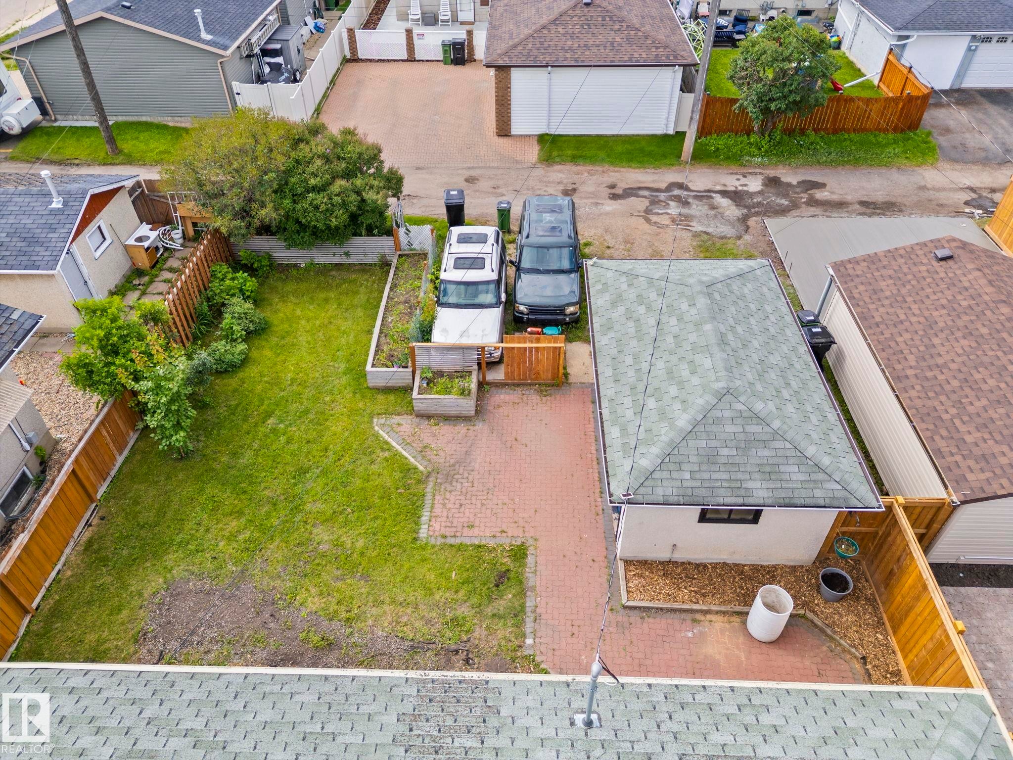 5707 95 Avenue Nw, Edmonton, AB - Outdoor