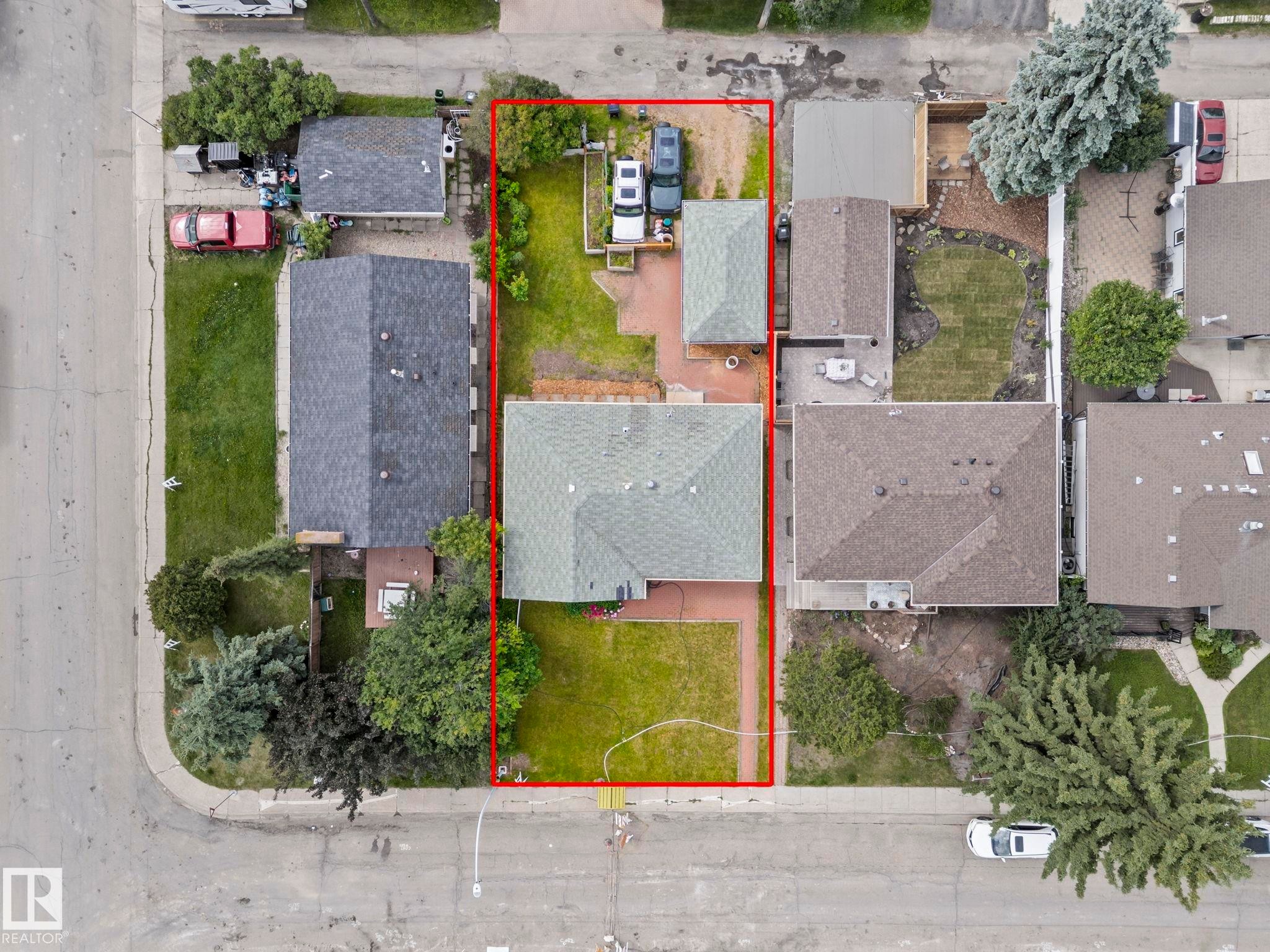 5707 95 Avenue Nw, Edmonton, AB - Outdoor With View