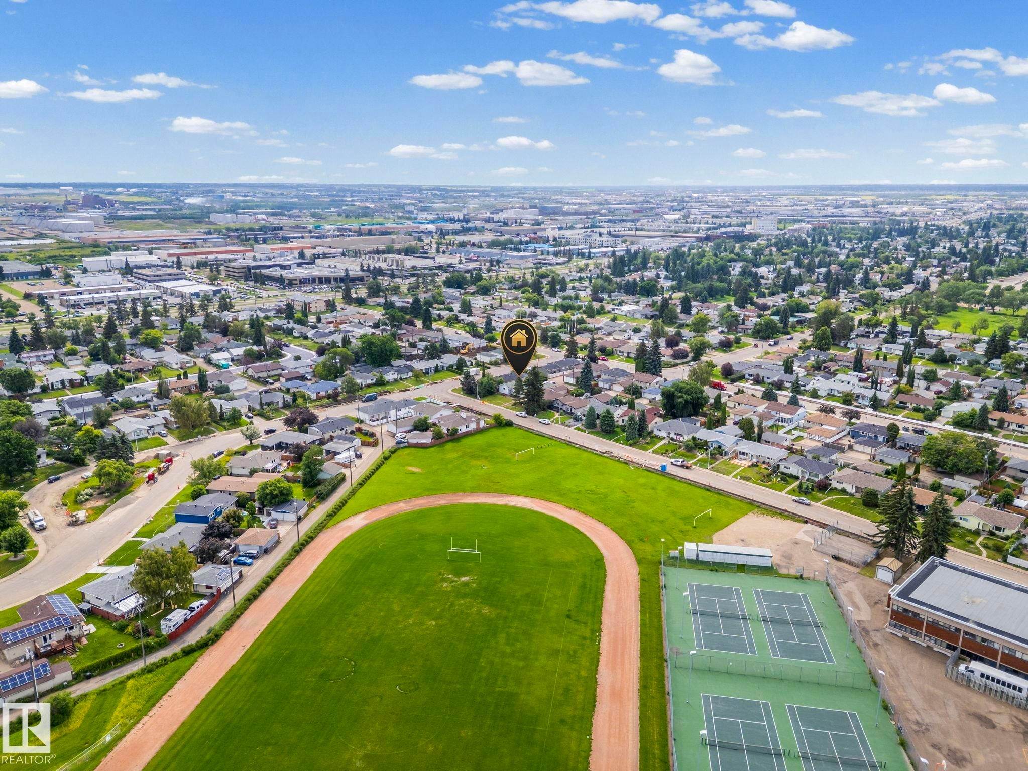 5707 95 Avenue Nw, Edmonton, AB - Outdoor With View