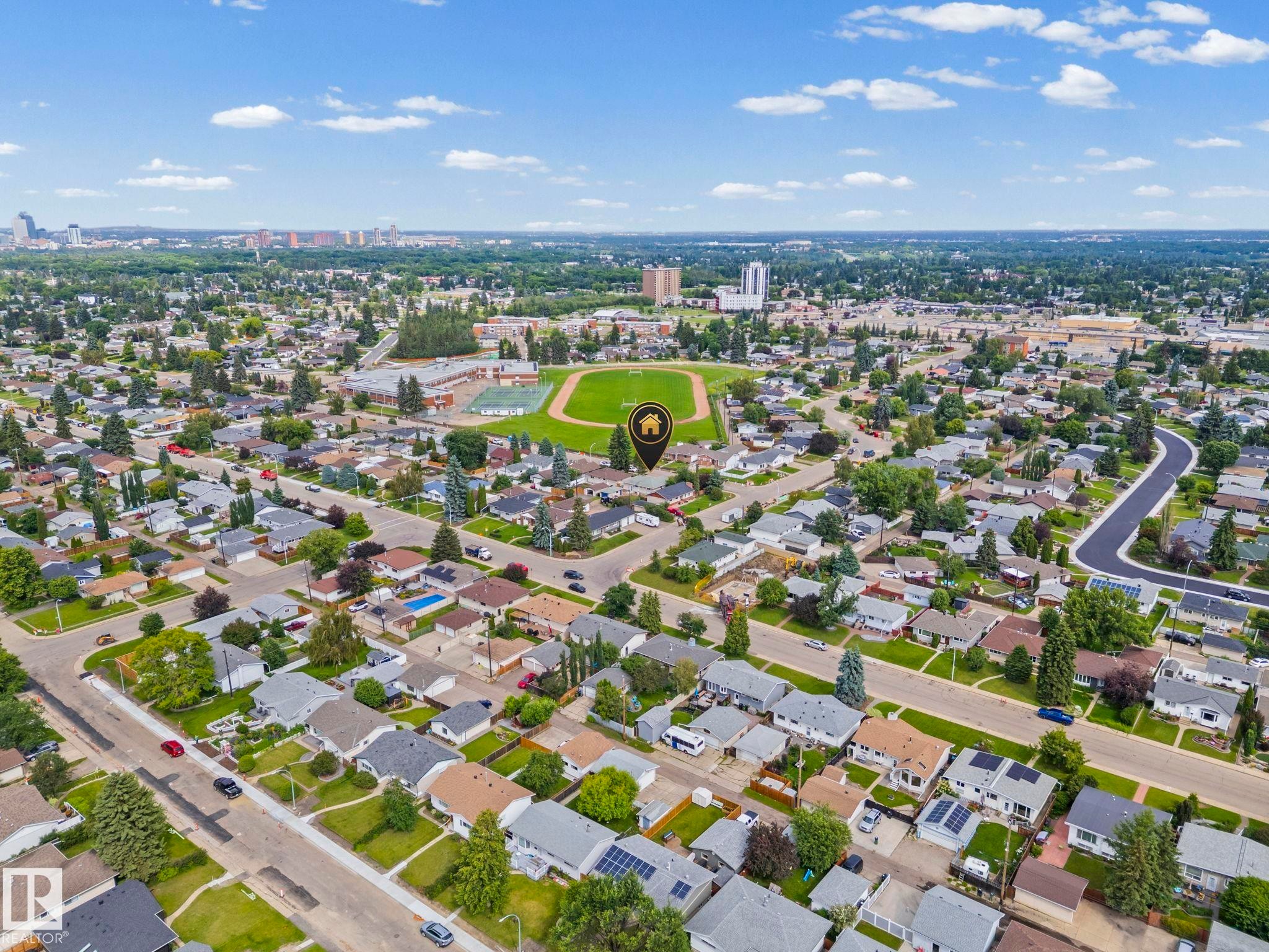 5707 95 Avenue Nw, Edmonton, AB - Outdoor With View