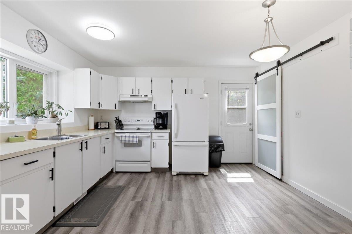 116 Cameron Crescent, Wetaskiwin, AB - Indoor Photo Showing Kitchen
