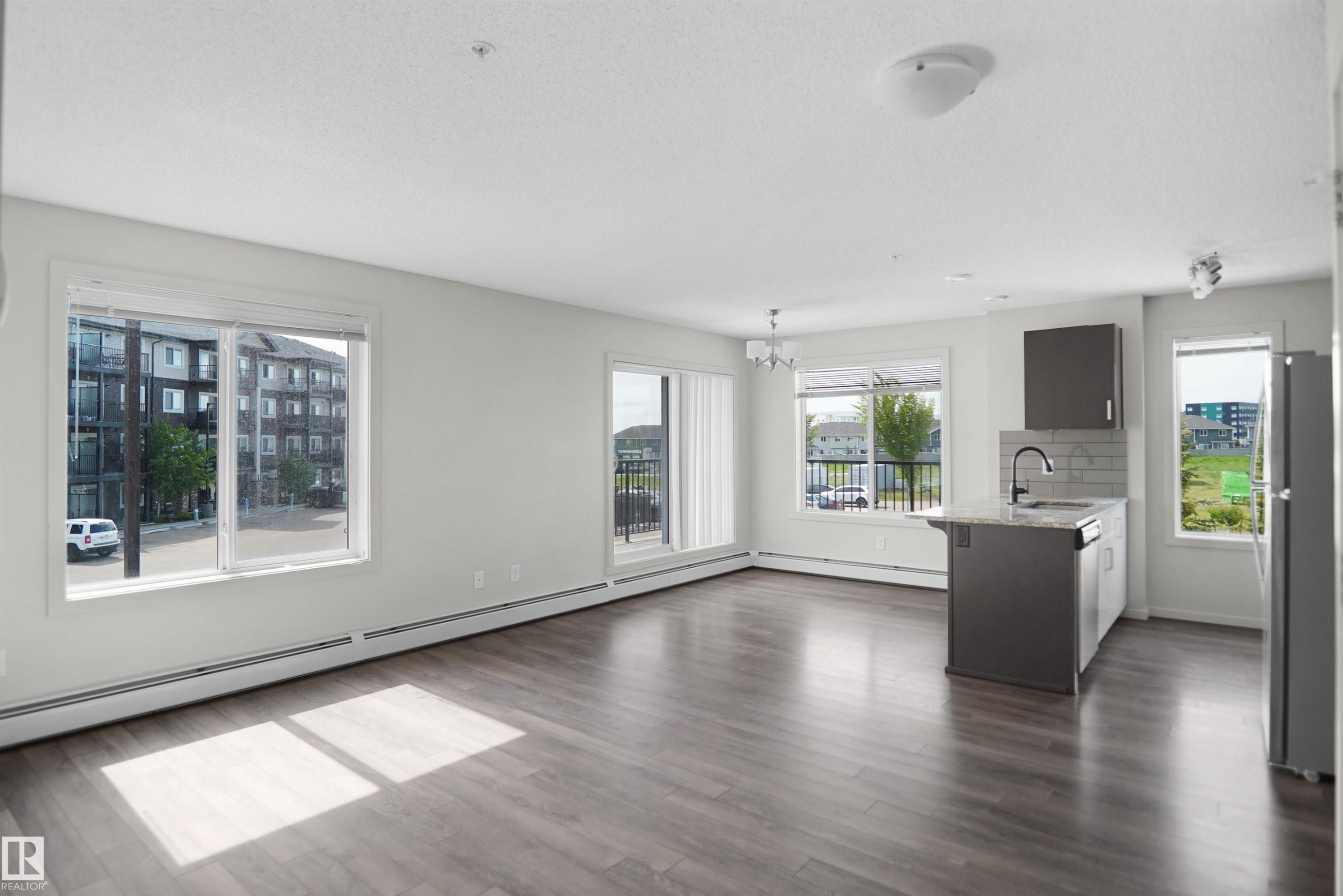#202 142 Ebbers Bv Nw, Edmonton, AB - Indoor