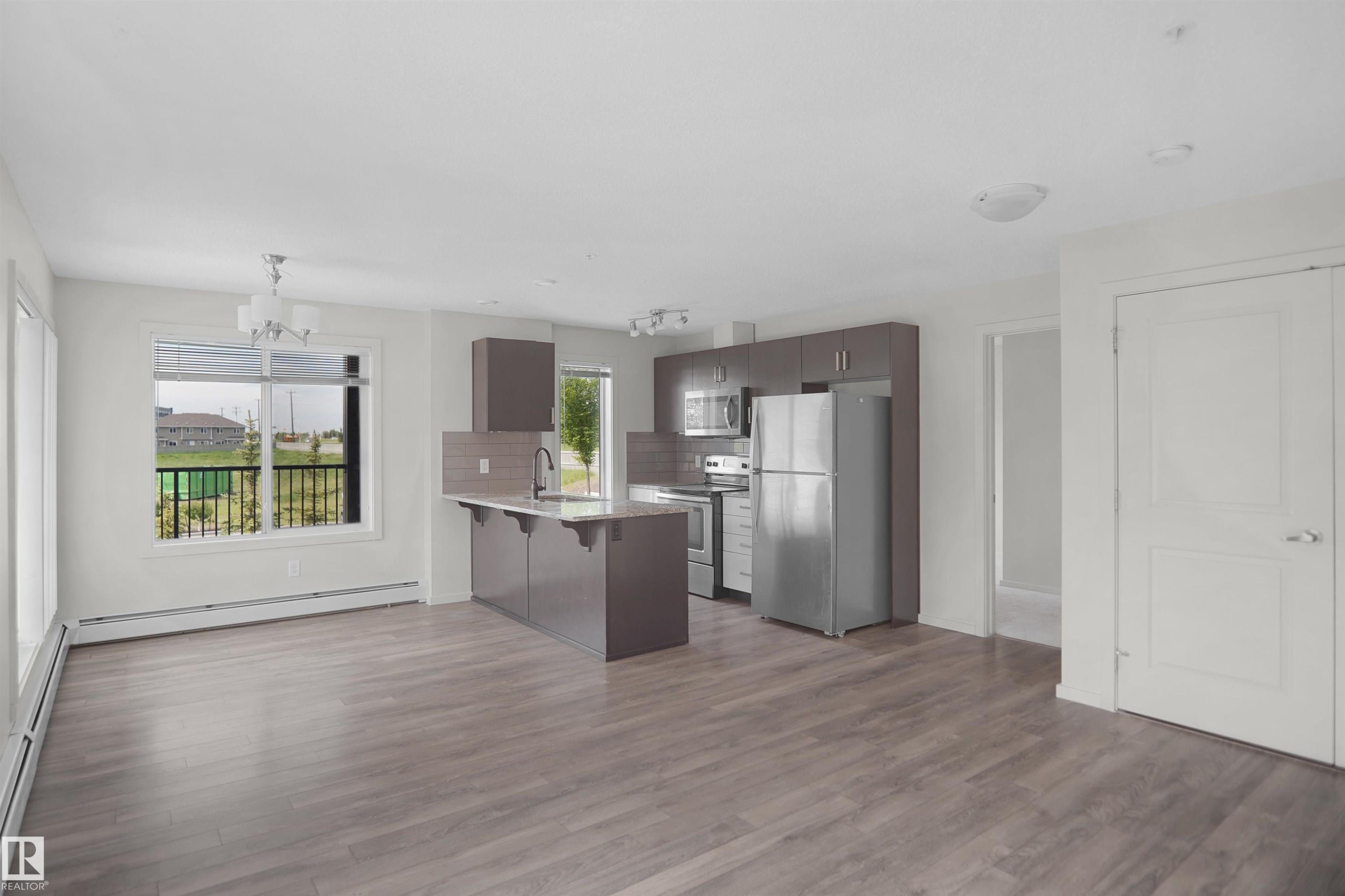 #202 142 Ebbers Bv Nw, Edmonton, AB - Indoor Photo Showing Kitchen