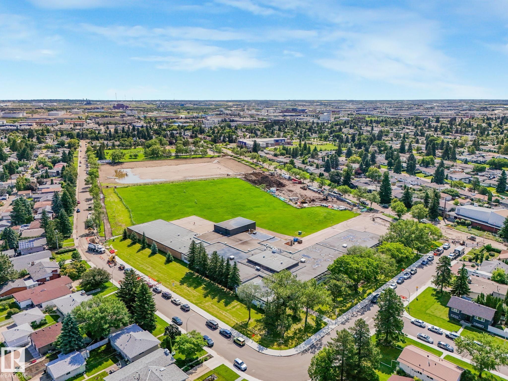 9528 54 Street Nw, Edmonton, AB - Outdoor With View