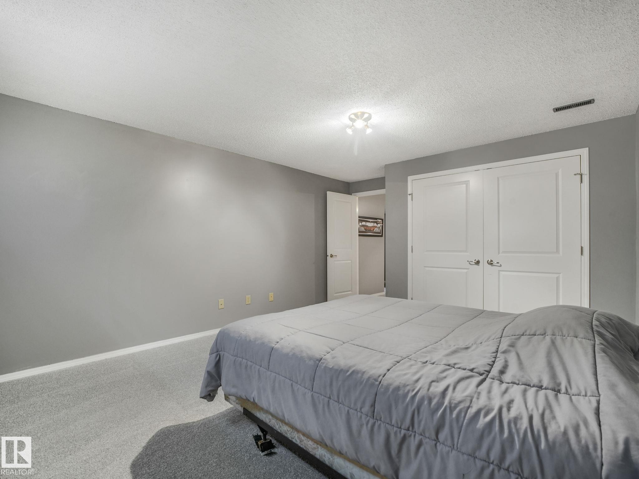 9528 54 Street Nw, Edmonton, AB - Indoor Photo Showing Bedroom