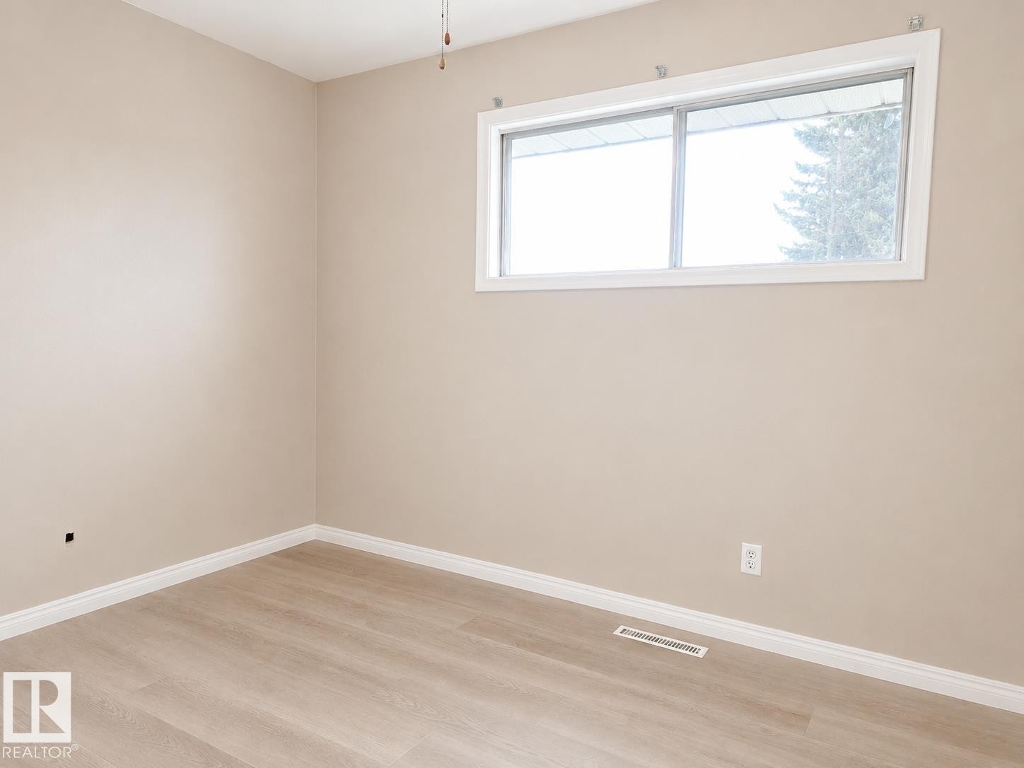 8712 162 Street Nw, Edmonton, AB - Indoor Photo Showing Other Room