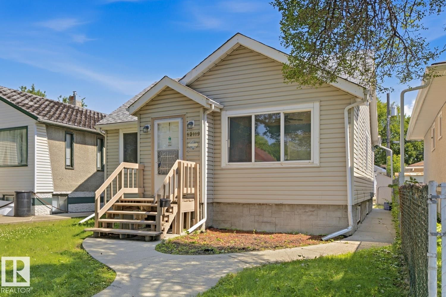 12119 95A Street Nw, Edmonton, AB - Outdoor