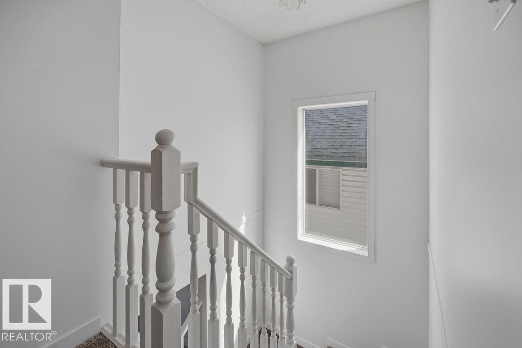 2076 Tanner Wynd Nw, Edmonton, AB - Indoor Photo Showing Other Room