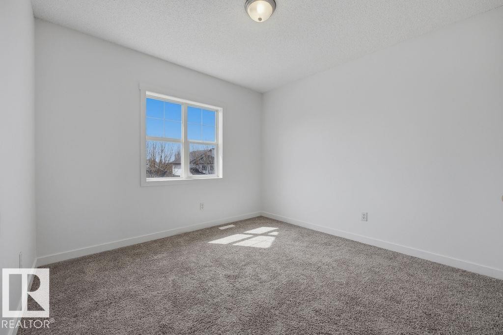2076 Tanner Wynd Nw, Edmonton, AB - Indoor Photo Showing Other Room